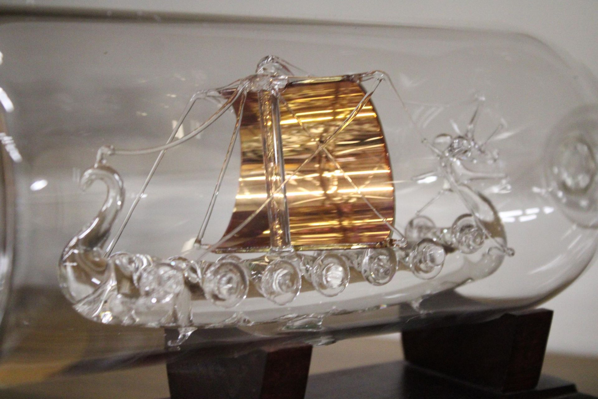 A GLASS MODEL OF A VIKING LONGSHIP IN A BOTTLE - Image 5 of 5