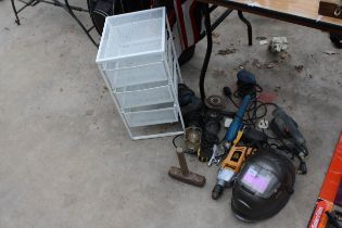 AN ASSORTMENT OF POWER TOOLS TO INCLUDE SANDERS, GRINDERS AND A WELDING MASK ETC