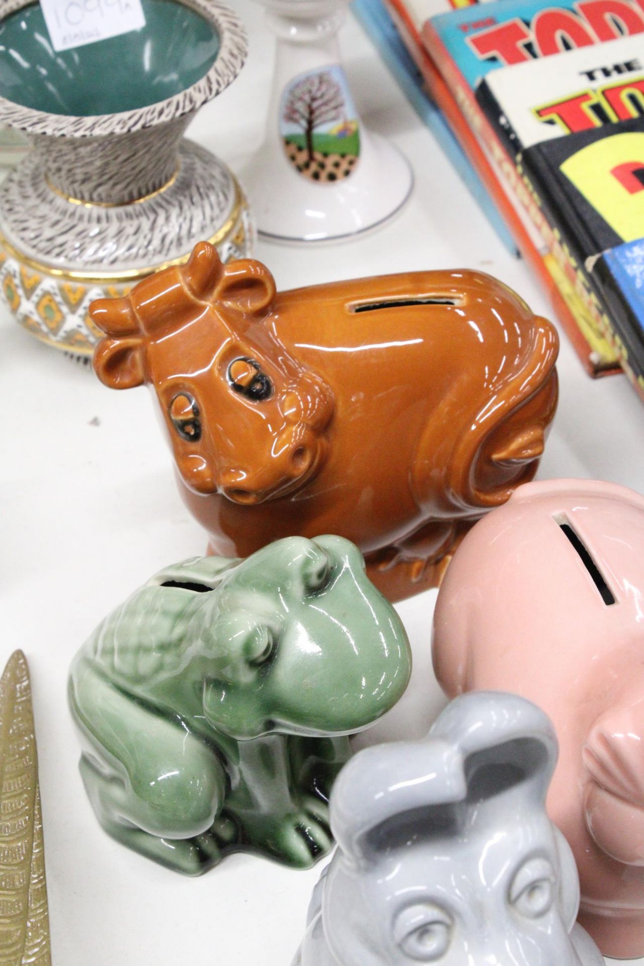 FOUR CERAMIC WADE ANIMAL THEMED MONEY BOXES - Image 4 of 4