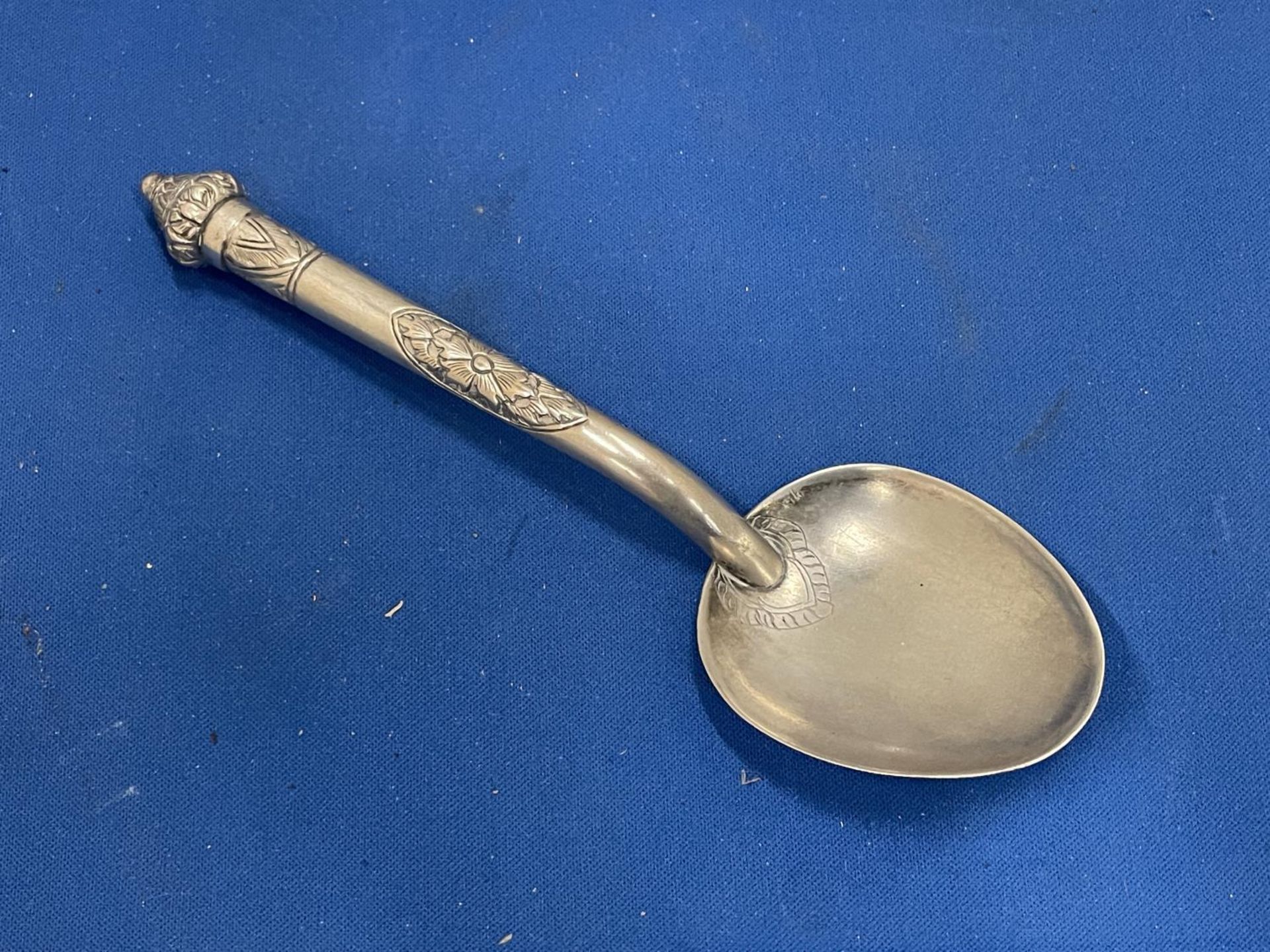 A BELIEVED INDIAN SILVER DESERT SPOON WEIGHT 24.2G - Image 2 of 4