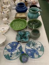 A QUANTITY OF CERAMICS AND GLASSWARE TO INCLUDE STUDIO POTTERY, CABBAGE LEAF BOWLS, PAPERWEIGHT,