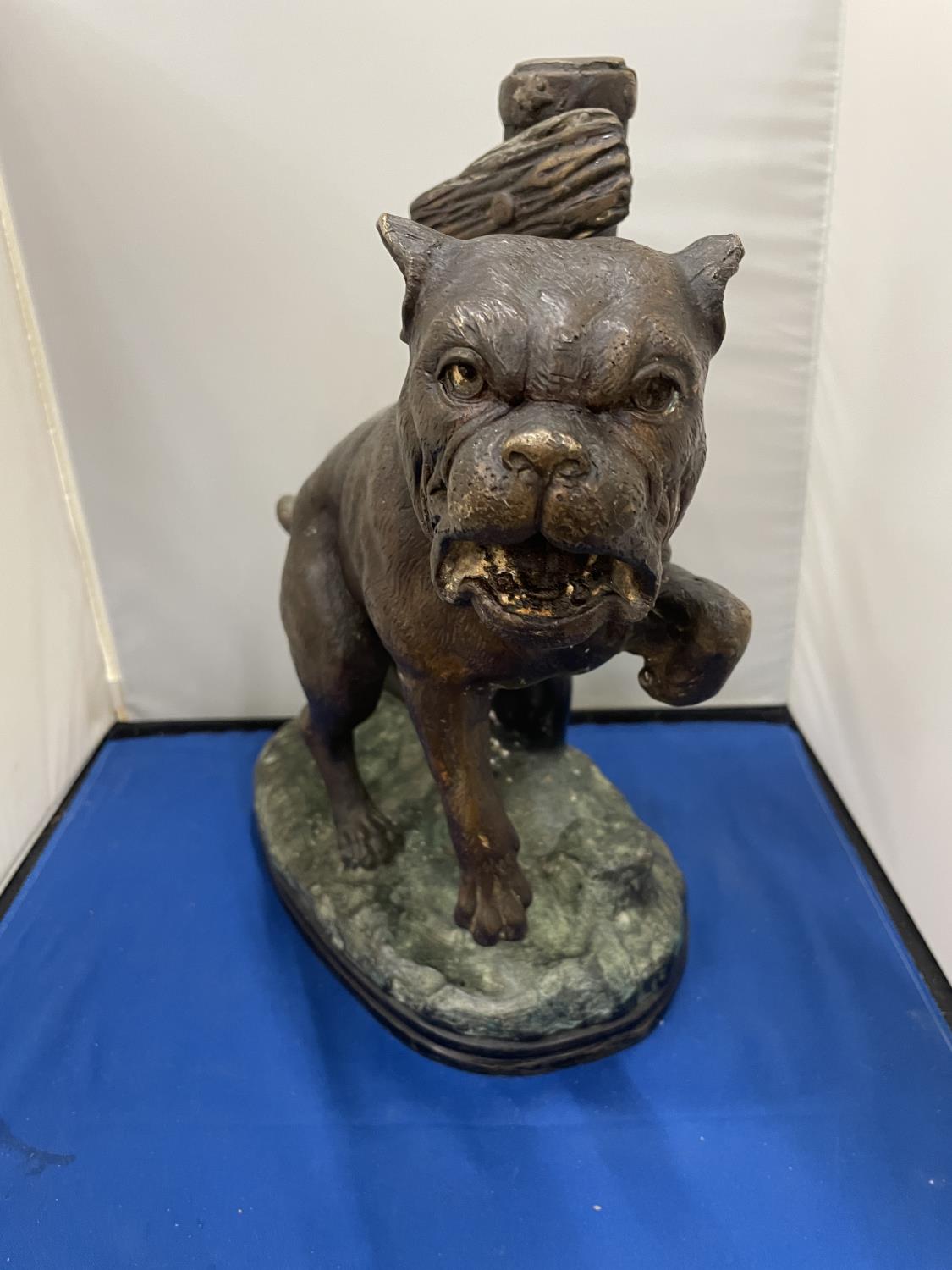 A LARGE BRONZE FIGURE OF A CHAINED UP DOG HEIGHT APPROXIMATELY 33CM - Image 3 of 10