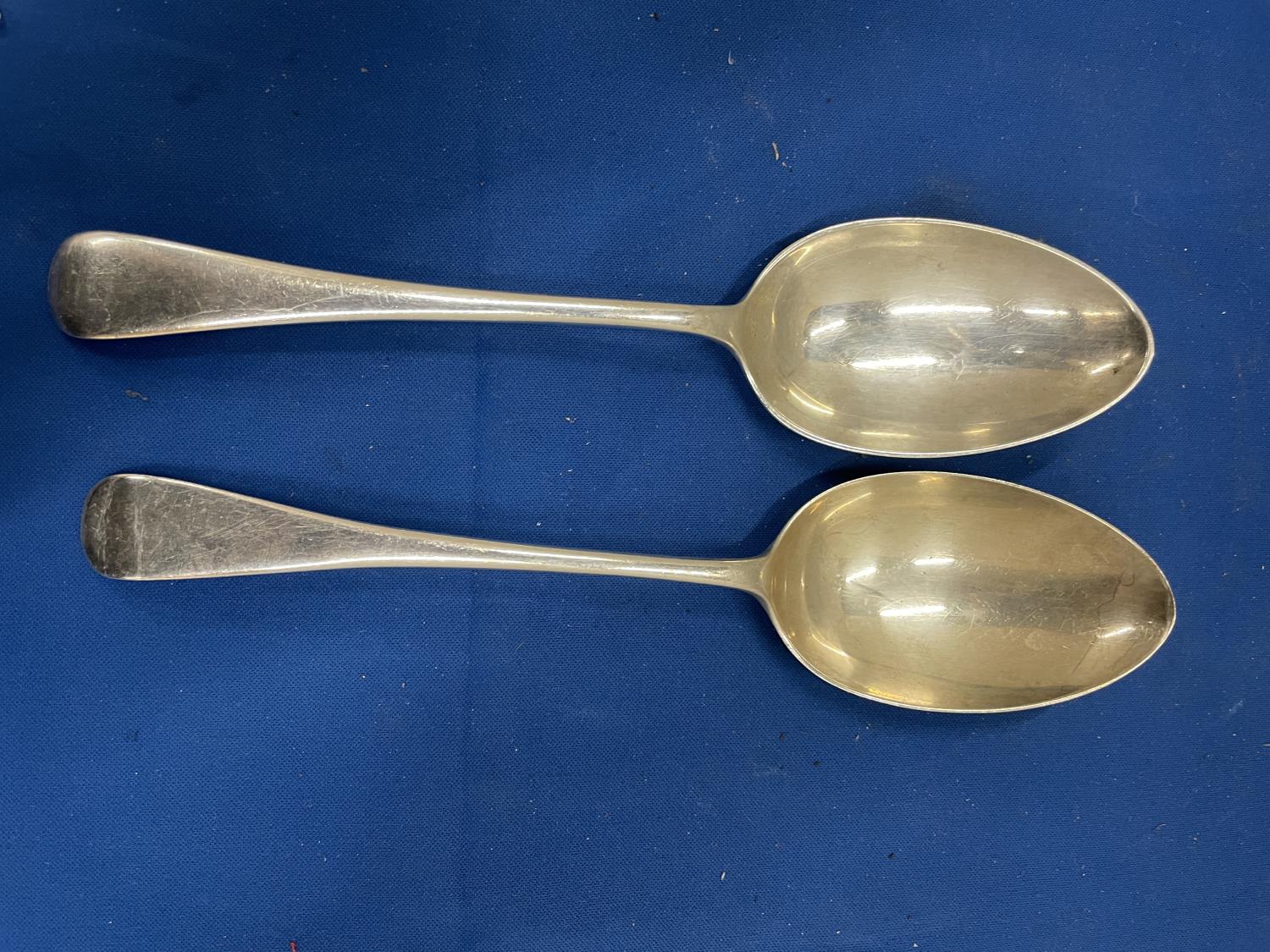 TWO HALLMARKED SHEFFIELD SILVER SERVING SPOONS WEIGHT 166.68G - Image 2 of 8