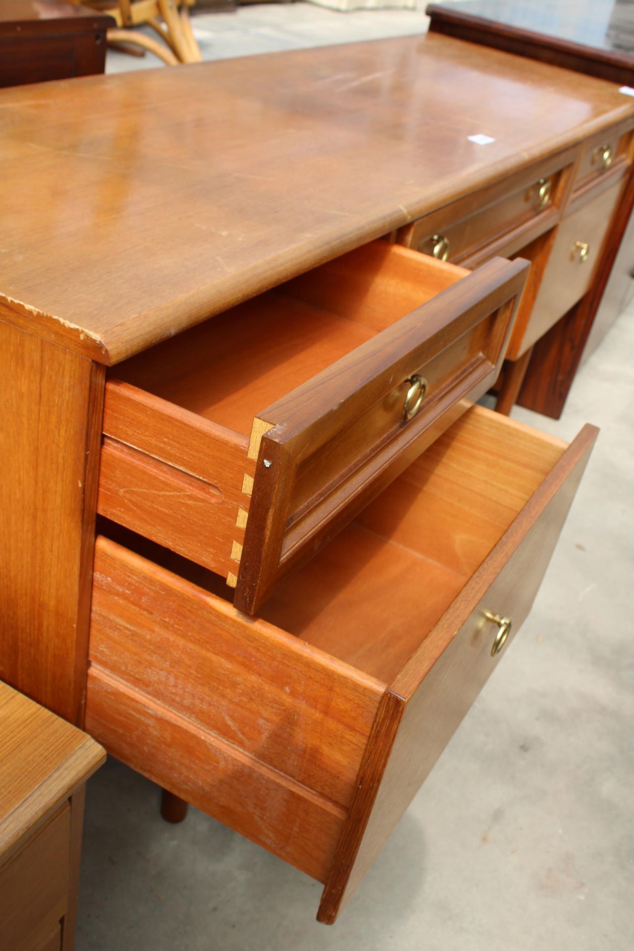 A RETRO TEAK BEITHCRAFT TWIN-PEDESTAL DRESSING TABLE BASE, 60" WIDE - Image 4 of 6