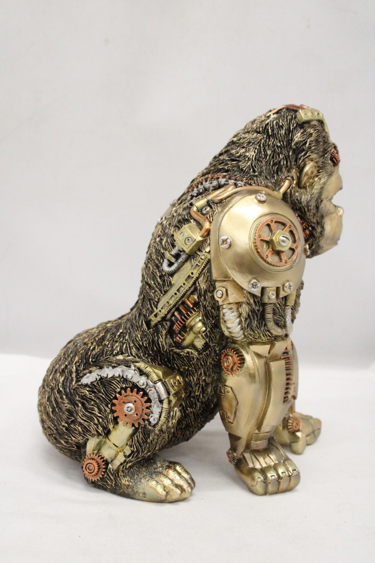 A MECHANICAL STYLE GORILLA - Image 3 of 6