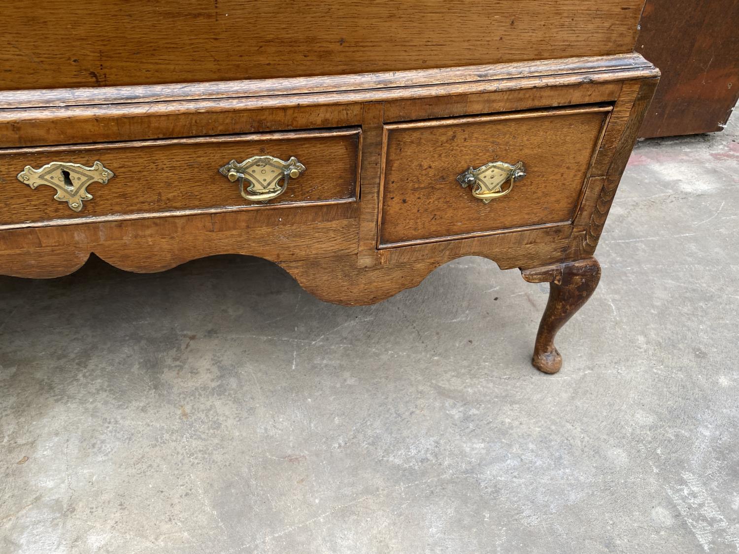 AN 18TH CENTURY OAK AND CROSSBANDED DOWRY CHEST ON STAND, ENCLOSING THREE DRAWERS ON LATER - Image 6 of 8