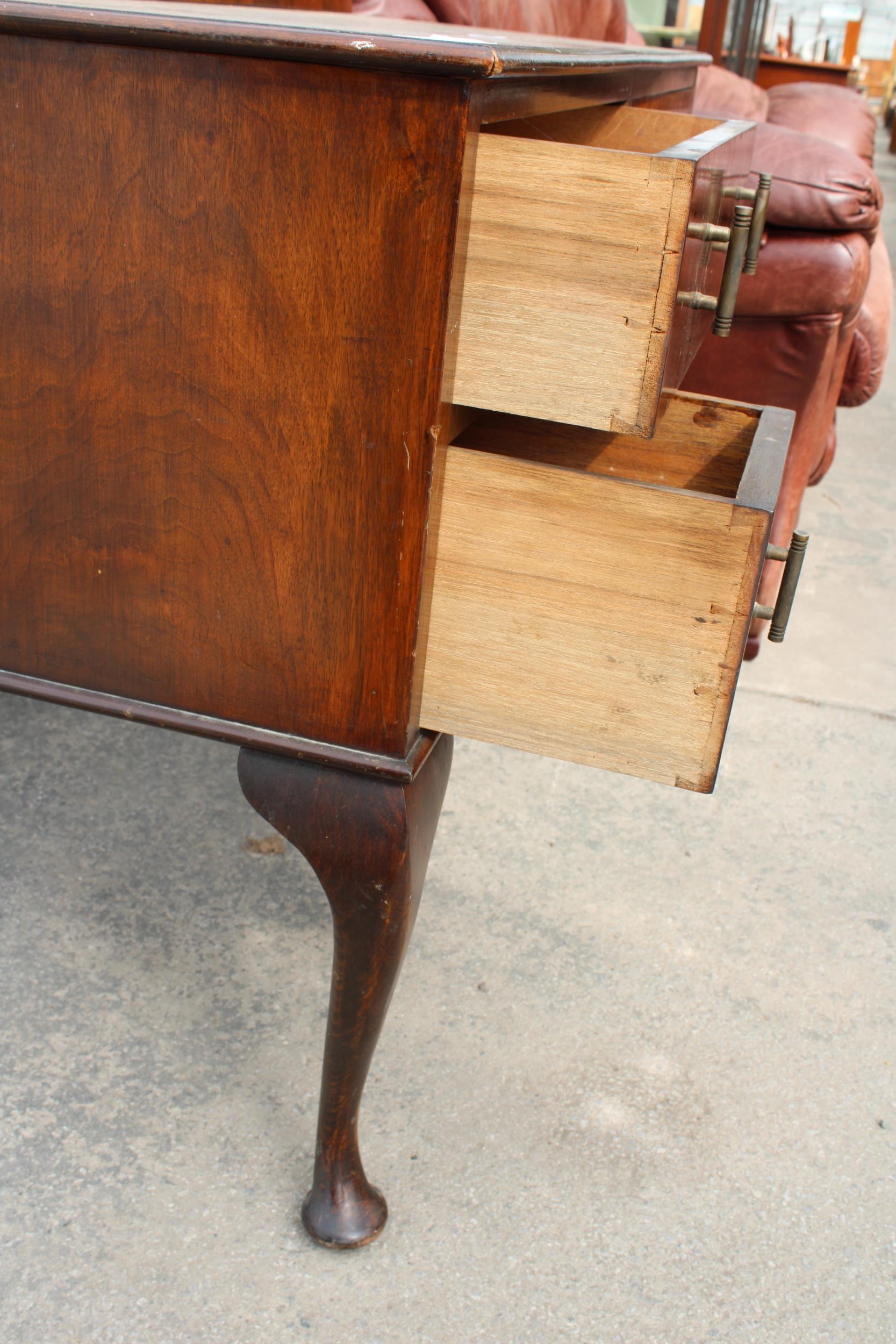 A MID 20TH CENTURY WALNUT KNEEHOLE DRESSING TABLE BASE ON CABRIOLE LEGS, 42" WIDE - Image 3 of 3