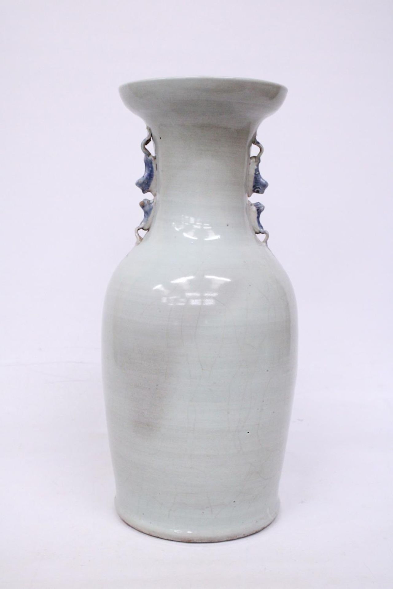 A CHINESE BALUSTER SHAPED CELADON GLAZED VASE - 44.5 CM (H) - Image 3 of 5