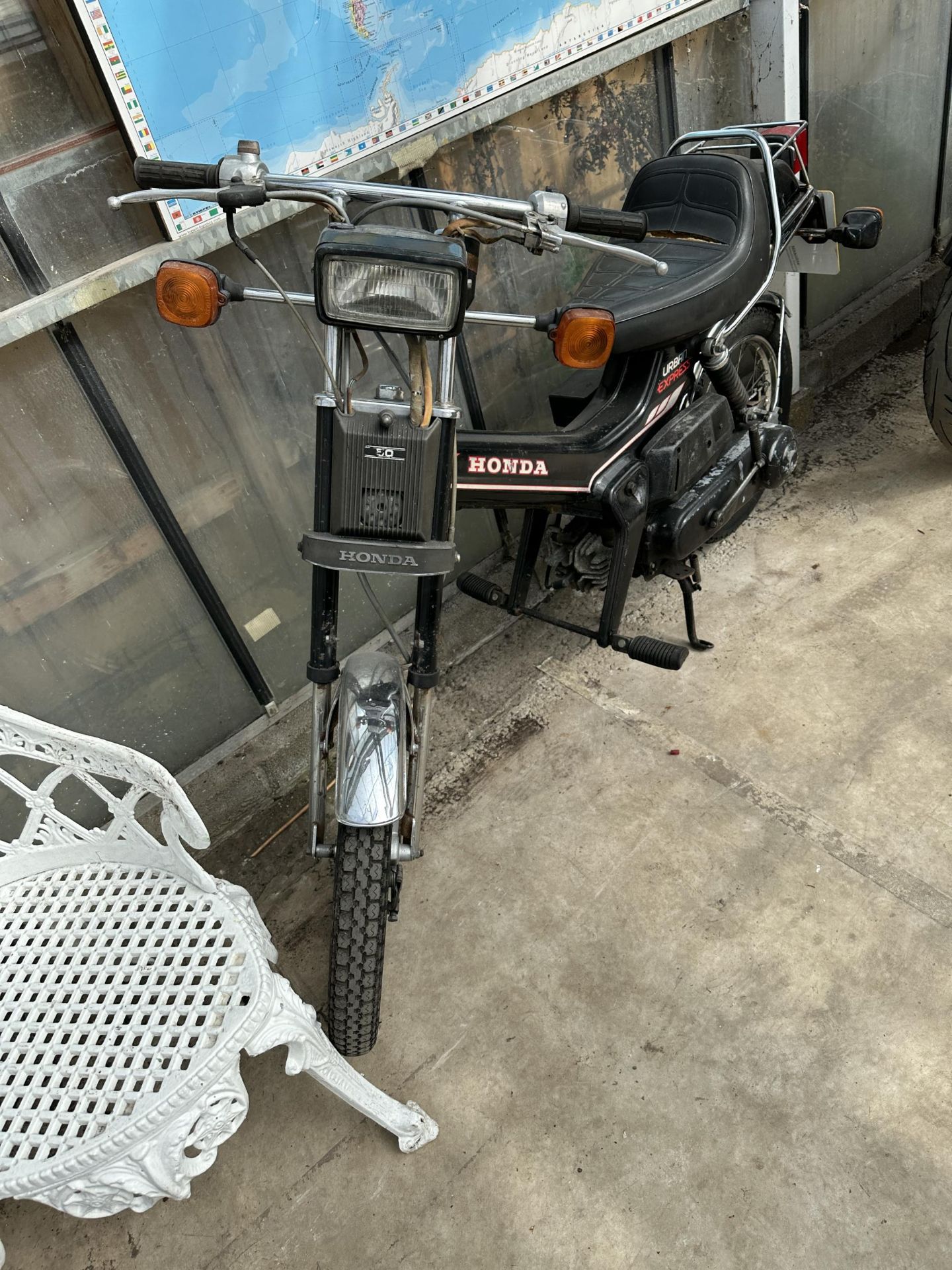 A 1982 HONDA URBAN EXPRESS 50CC MOPED, KICK START, AUTOMATIC, COMPLETE WITH V5C, MADE FOR THE USA - Image 4 of 10