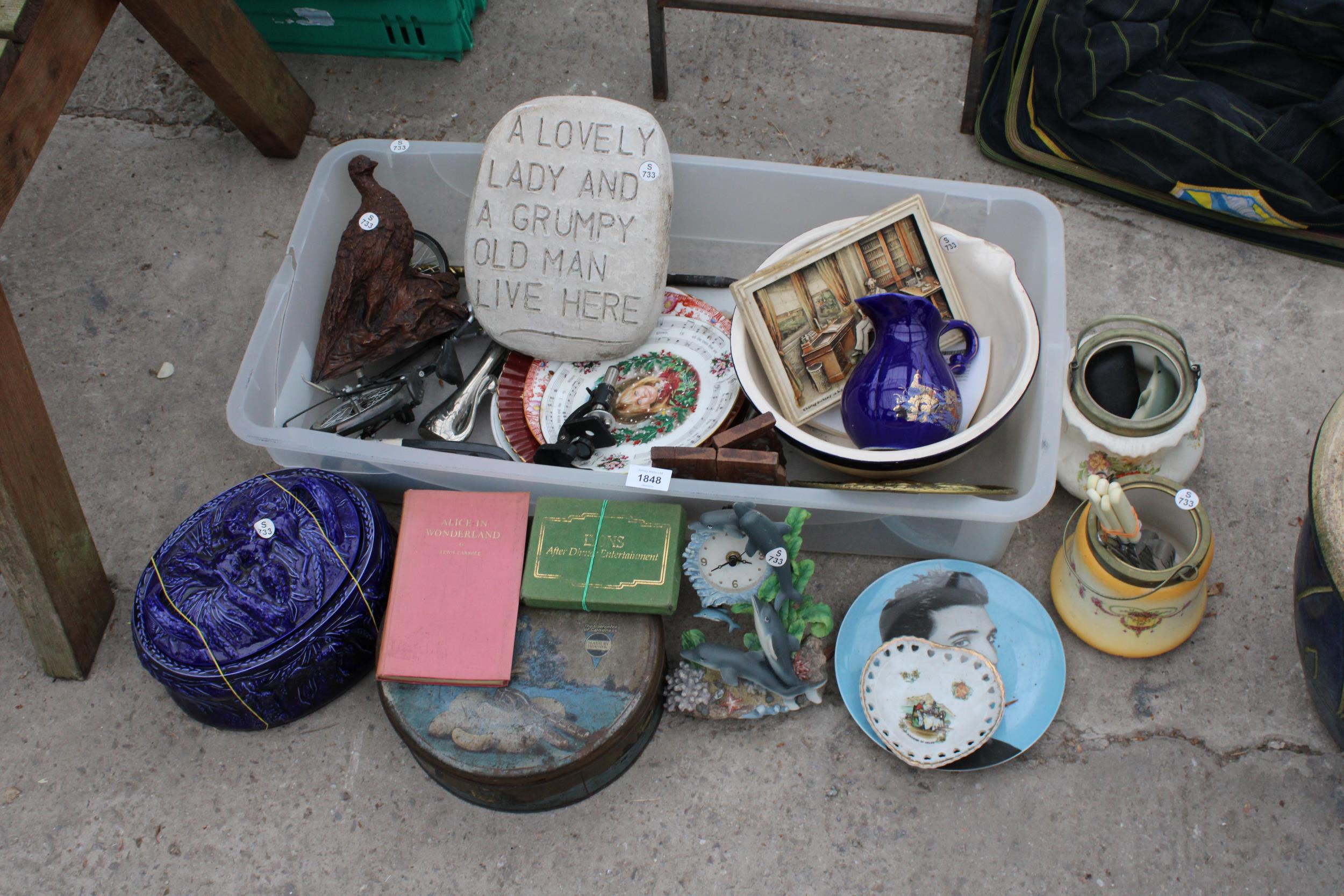 AN ASSORTMENT OF HOUSEHOLD ITEMS TO INCLUDE CERAMICS, A GARDEN PLAQUE AND A MODEL BIKE ETC
