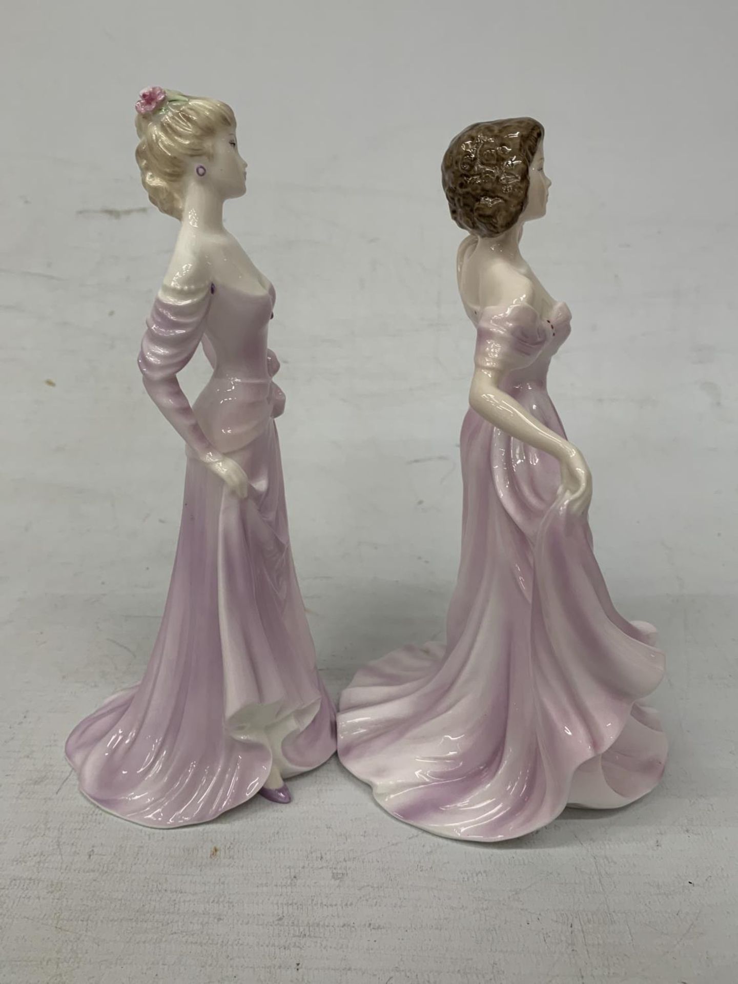 TWO COALPORT FIGURINES "STEPHANIE" (1992) AND VERONICA FROM THE LADIES OF FASHION COLLECTION ( - Bild 2 aus 4