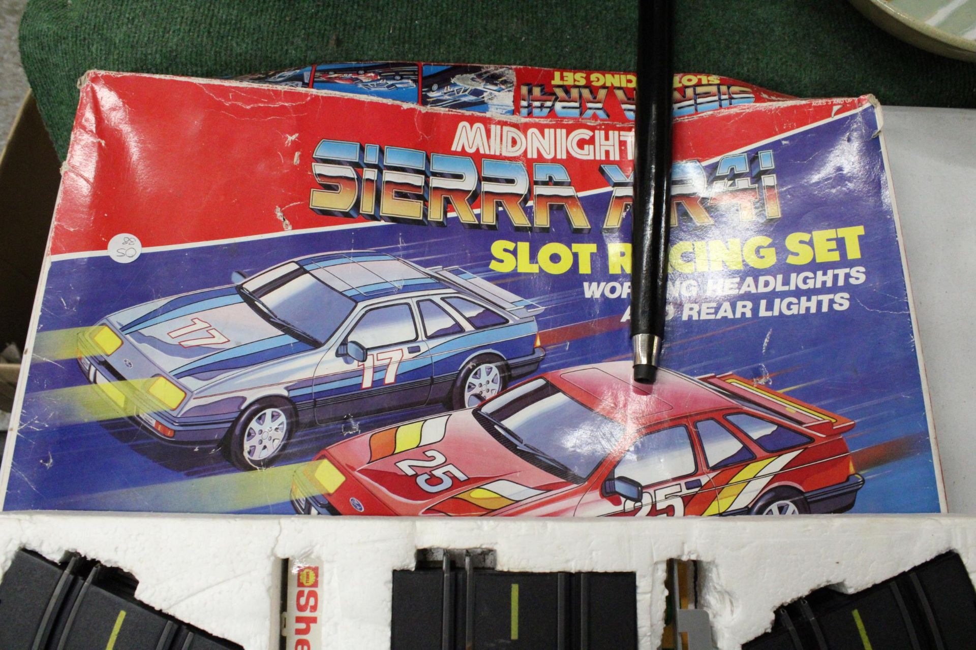 A SIERRA XR4i, RACING GAME WITH ILLUMINATED LIGHTS, BOXED, VENDOR STATES FULL SET, NO WARRANTY GIVEN - Bild 3 aus 6