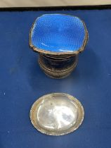 THREE SILVER ITEMS TO INCLUDE A BIRMINGHAM HALLMARKED AND ENAMELLED TRINKET LID, A LONDON HALLMARKED