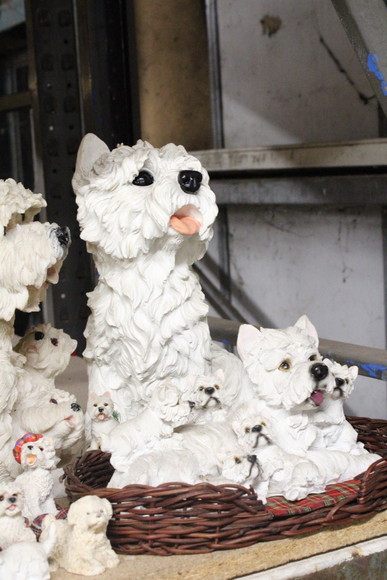 A LARGE COLLECTION OF RESIN WESTIE DOG FIGURES - Image 5 of 6