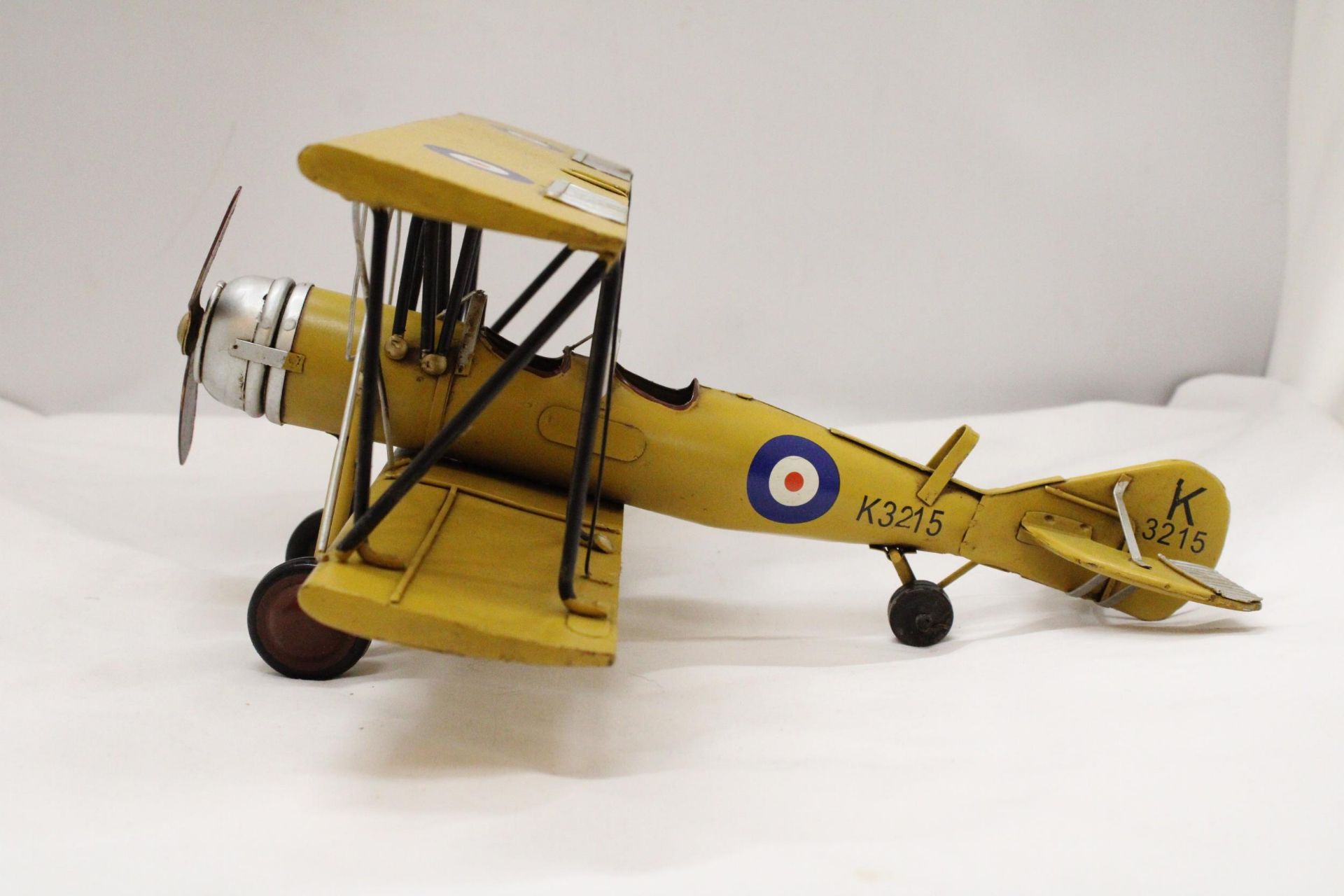 A WORLD WAR 1 BRITISH METAL BI-PLANE - Image 2 of 6