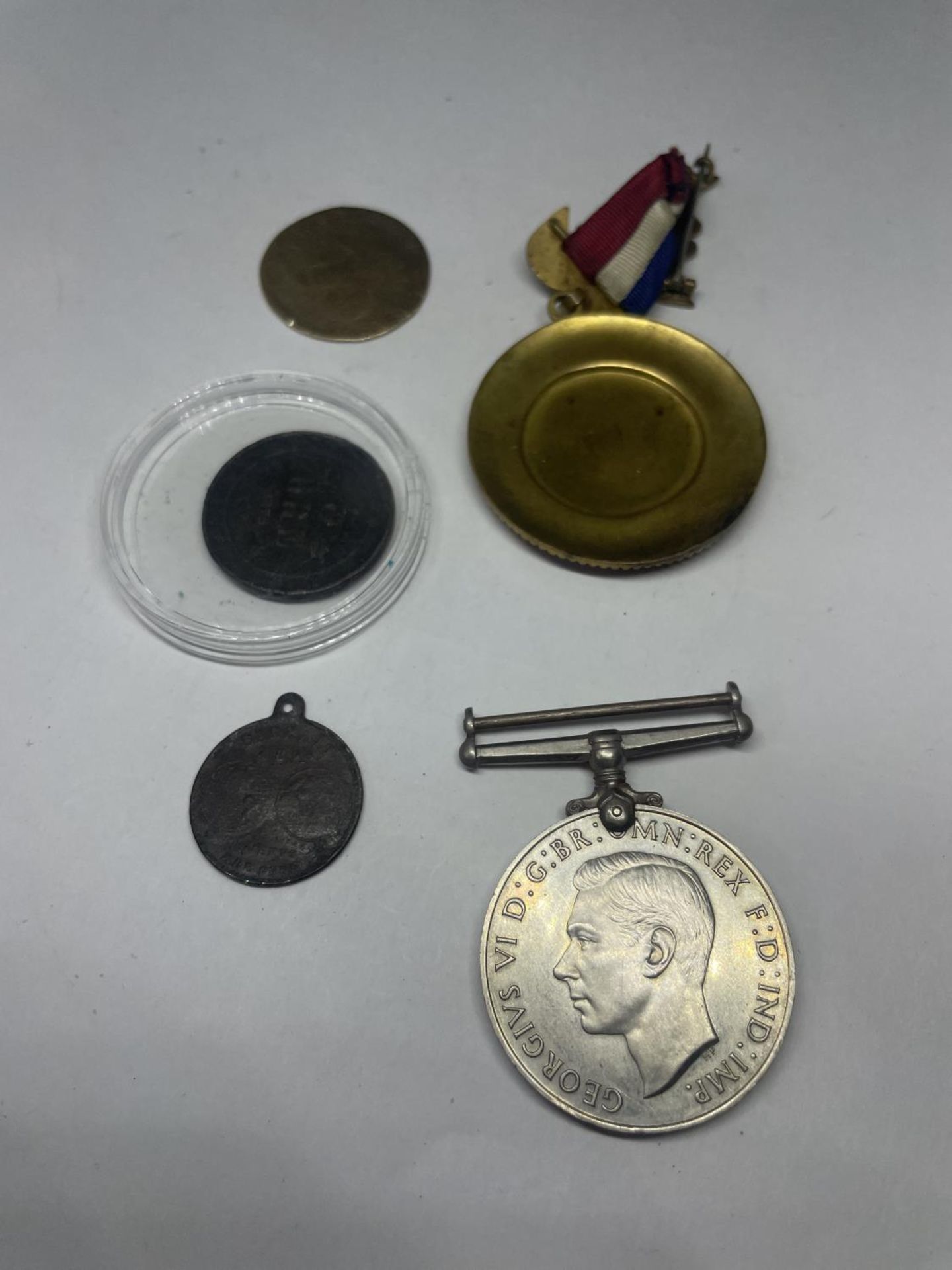 VARIOUS MEDALS AND TOKENS - Bild 4 aus 4