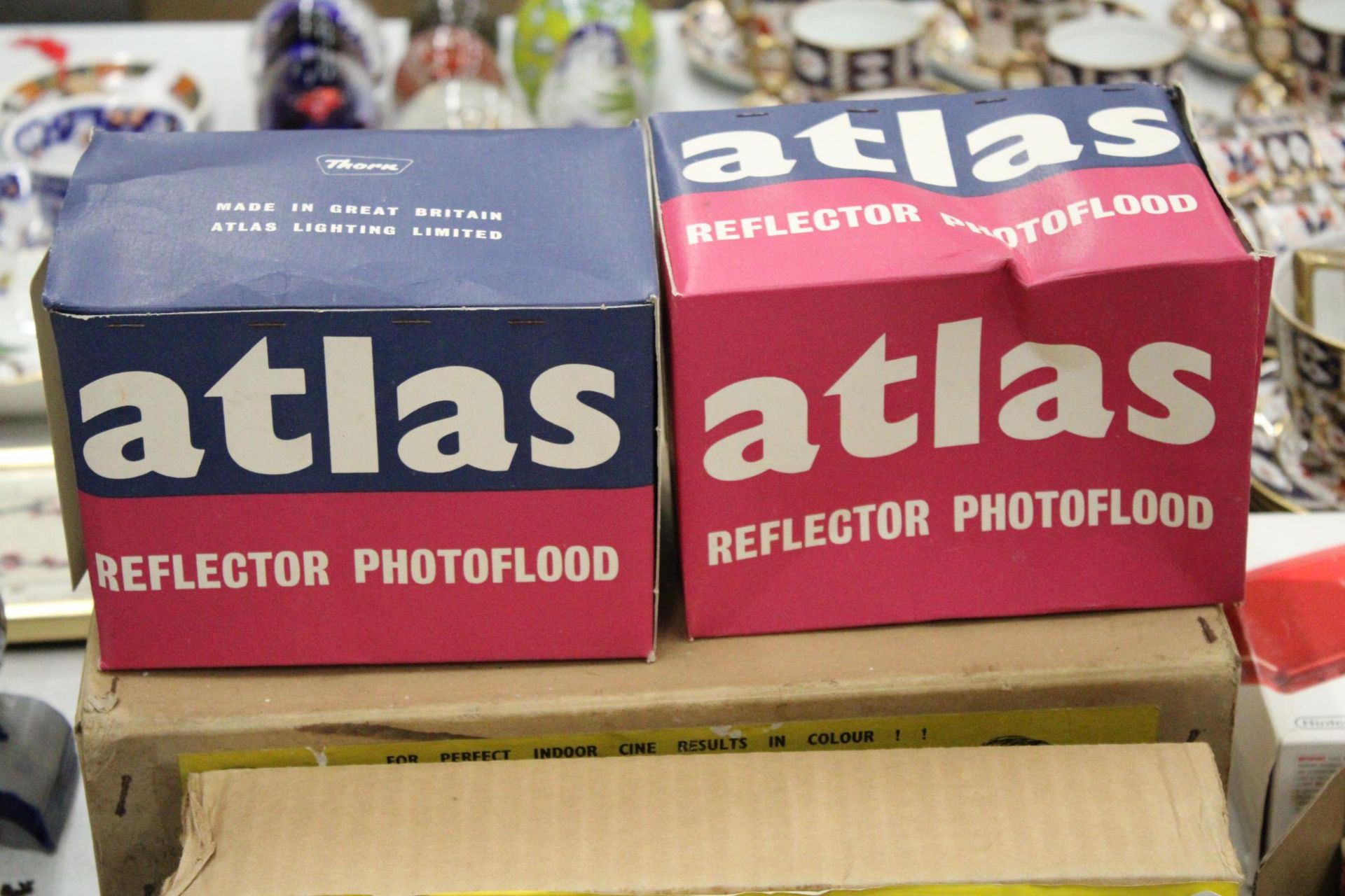 A COLLECTTION OF VINTAGE PHOTOGRAPHIC EQUIPMENT TO INCLUDE TWO BOXED ATLAS REFLECTOR PHOTOFLOOD, - Image 4 of 6