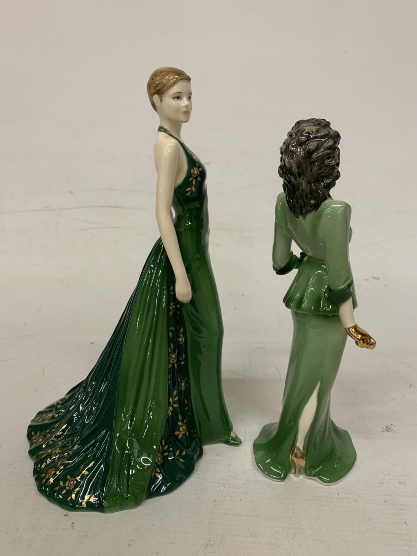 TWO COALPORT FIGURINES "VIVIEN" FROM THE WESTEND GIRLS COLLECTION (1992) AND "SAMANTHA" FIGURE OF - Image 2 of 5