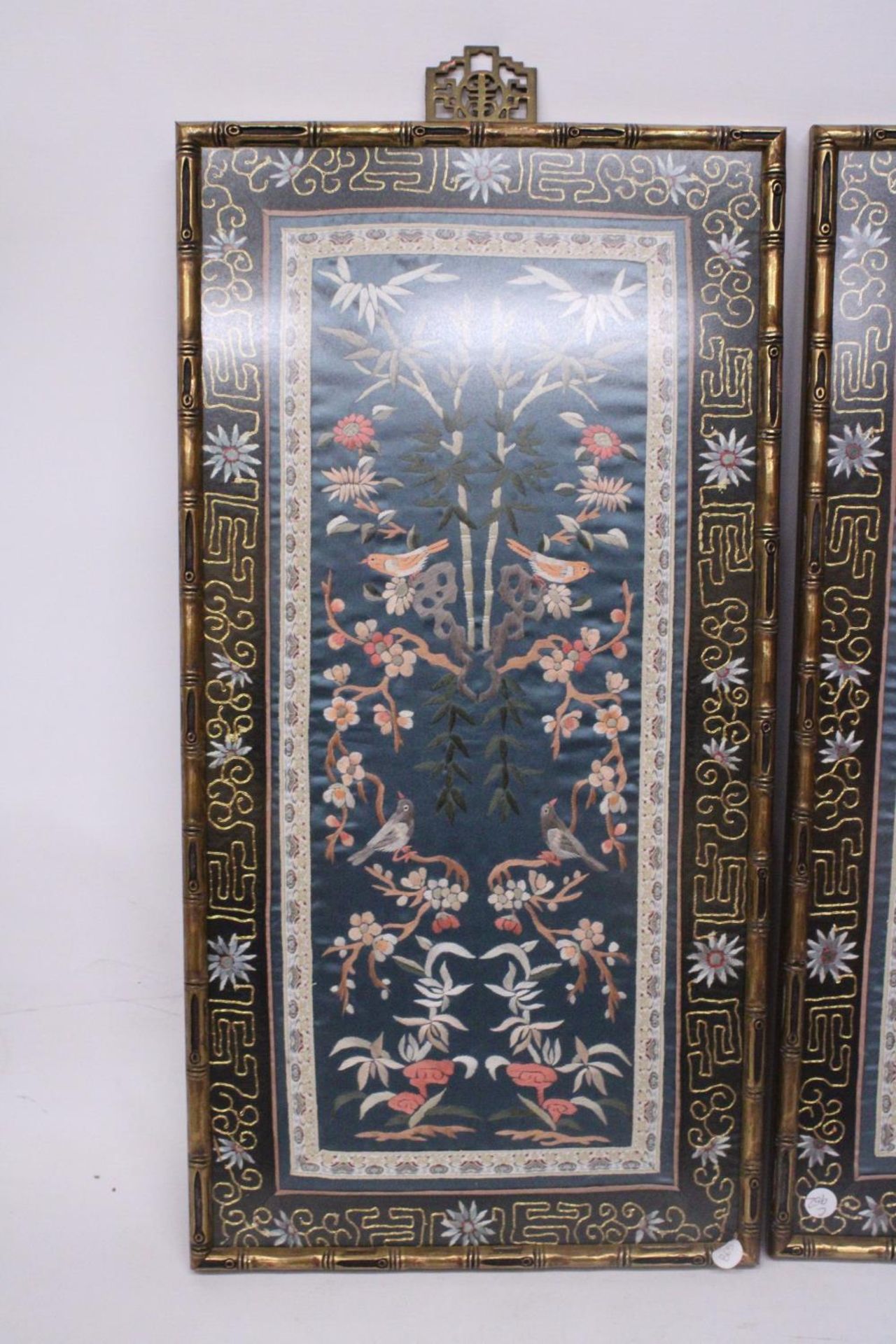 THREE CHINESE SILK EMBROIDERIES DEPICTING A LANDSCAPE SCENE, BIRDS AND FLORALS IN BAMBOO FRAMES - Image 4 of 7
