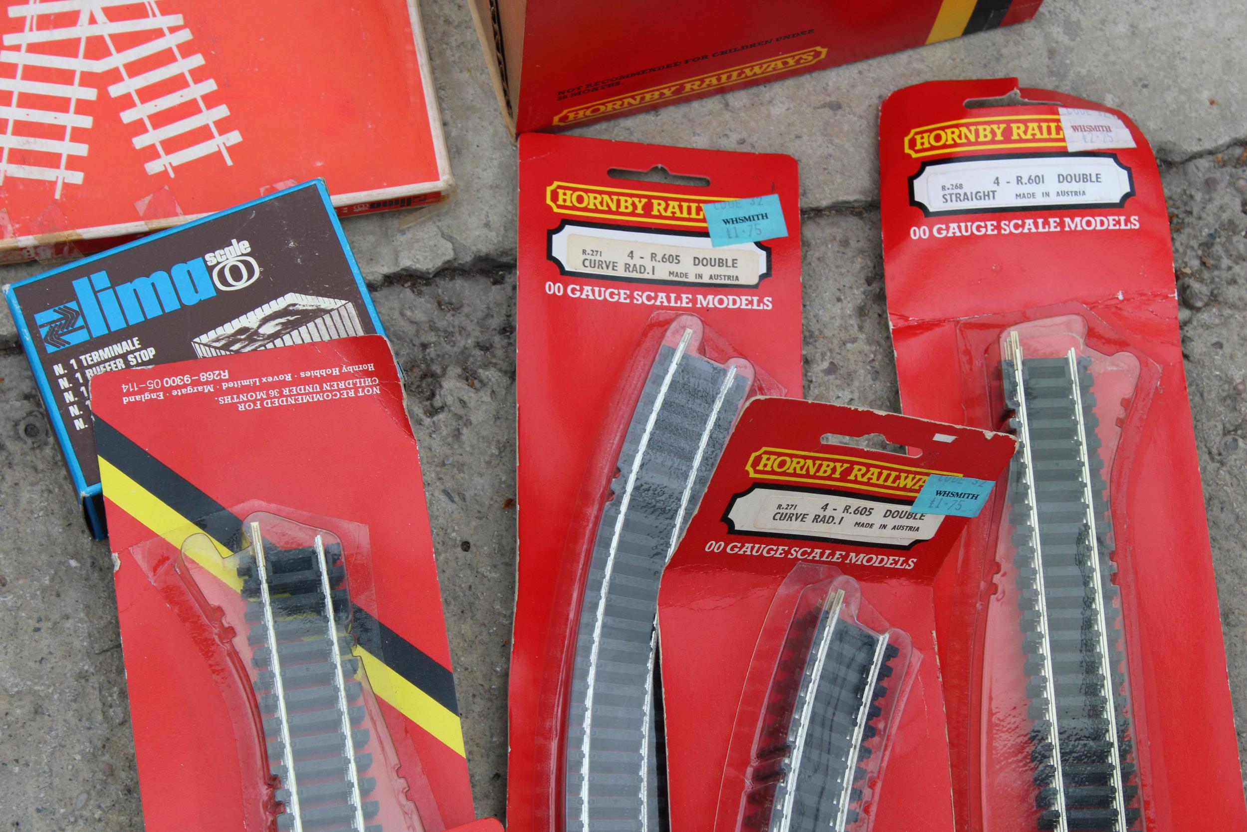 A LARGE ASSORTMENT OF HORNBY RAILWAY ITEMS TO INCLUDE AS NEW AND BOXED TRACK AND TWO CONTROL BOXES - Image 3 of 3