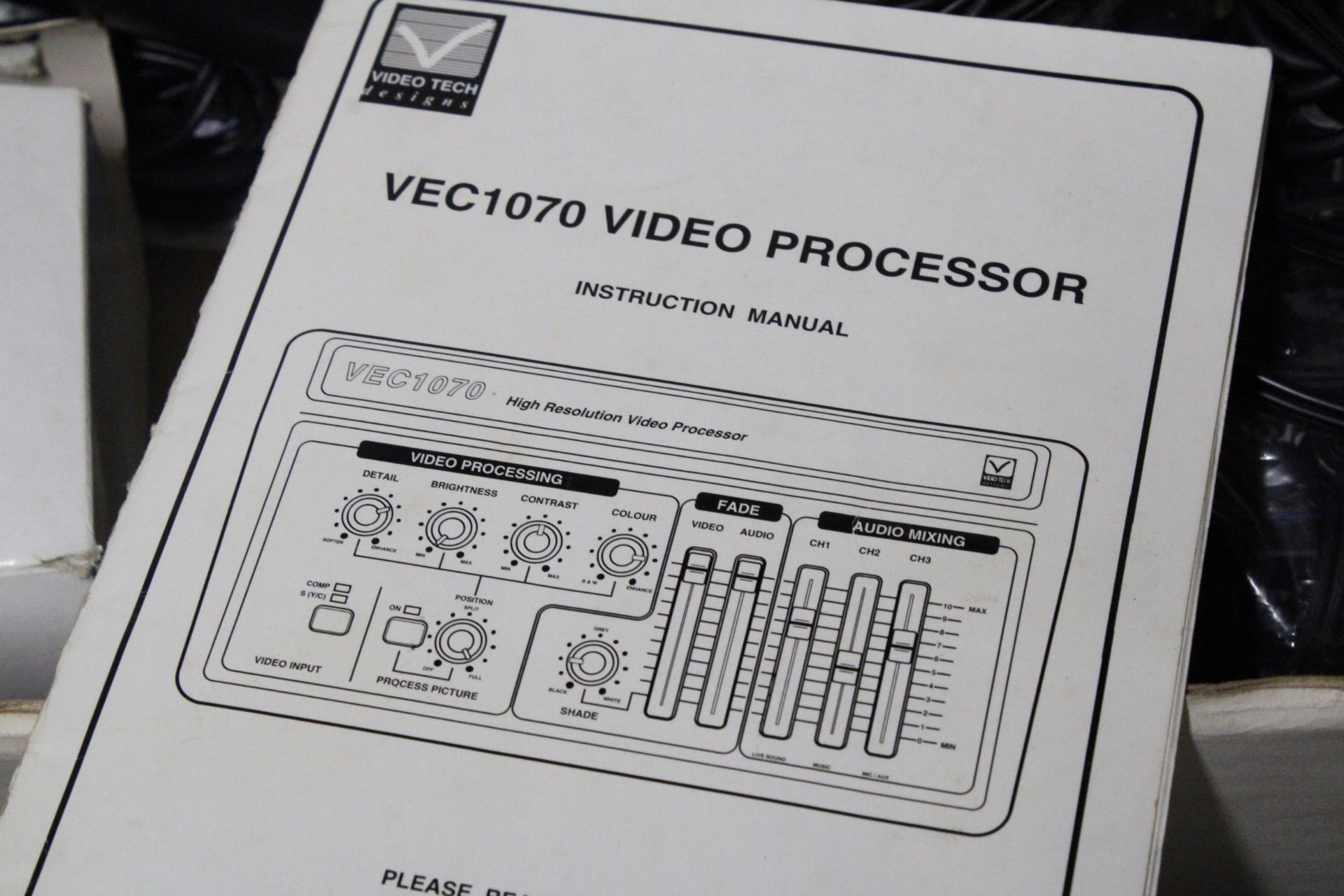 A VINTAGE VEC1070 VIDEO PROCESSOR - Image 6 of 6