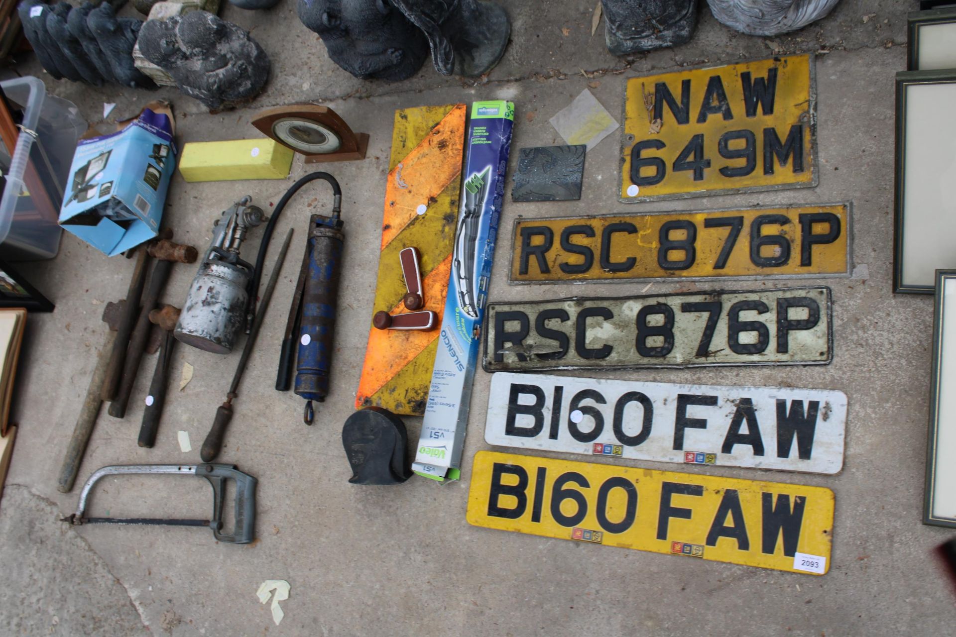 AN ASSORTMENT OF HAND TOOLS AND VINTAGE CAR NUMBER PLATES ETC - Image 3 of 4