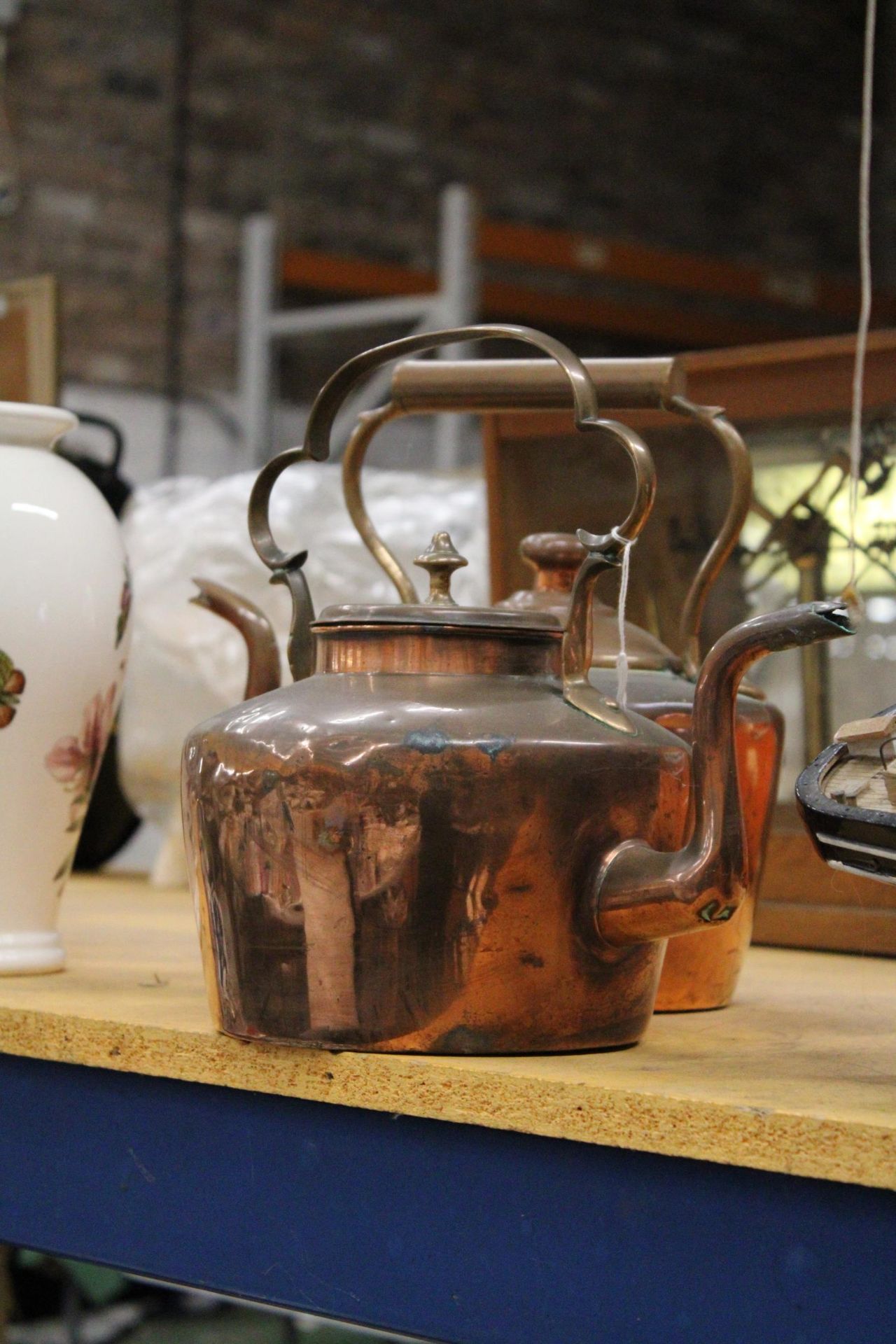TWO LARGE COPPER KETTLES - Image 2 of 4