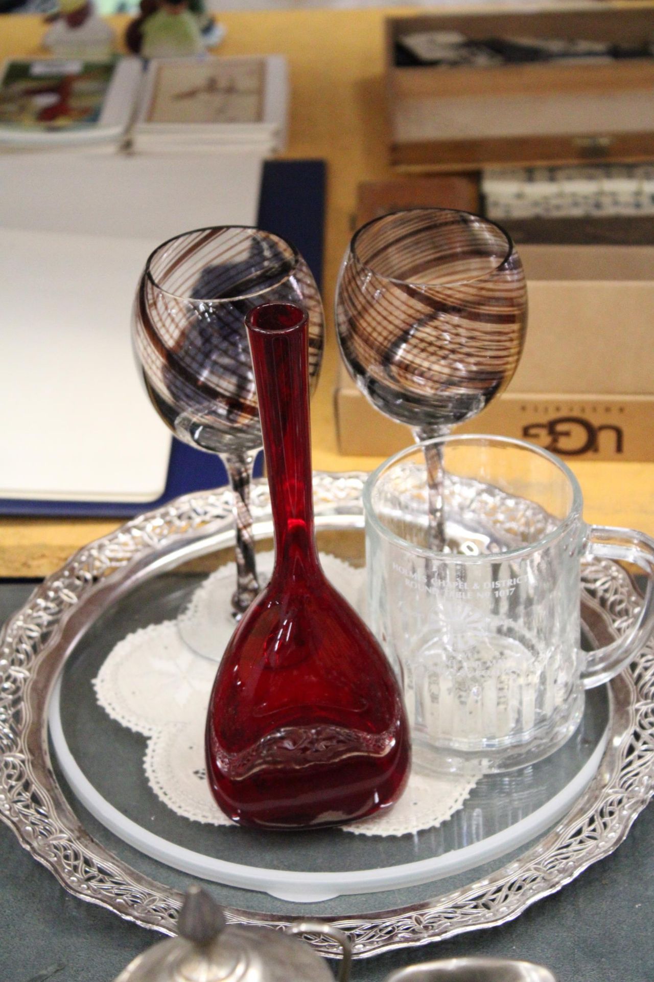 A ROUND GLASS TRAY WITH SILVER PLATED RIM, TWO LARGE RED SWIRL WINE GLASSES, A HOLMES CHAPEL ROUND - Image 2 of 6