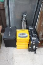 AN ASSORTMENT OF PHOTOGRAPHY ITEMS TO INCLUDE KODAK CAROUSELS, A TRIPOD STAND AND CARRY CASES