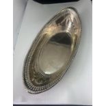 A MAPPIN BROS HALLMARKED SHEFFIELD SILVER OVAL PIERCED DISH GROSS WEIGHT 142.5 GRAMS