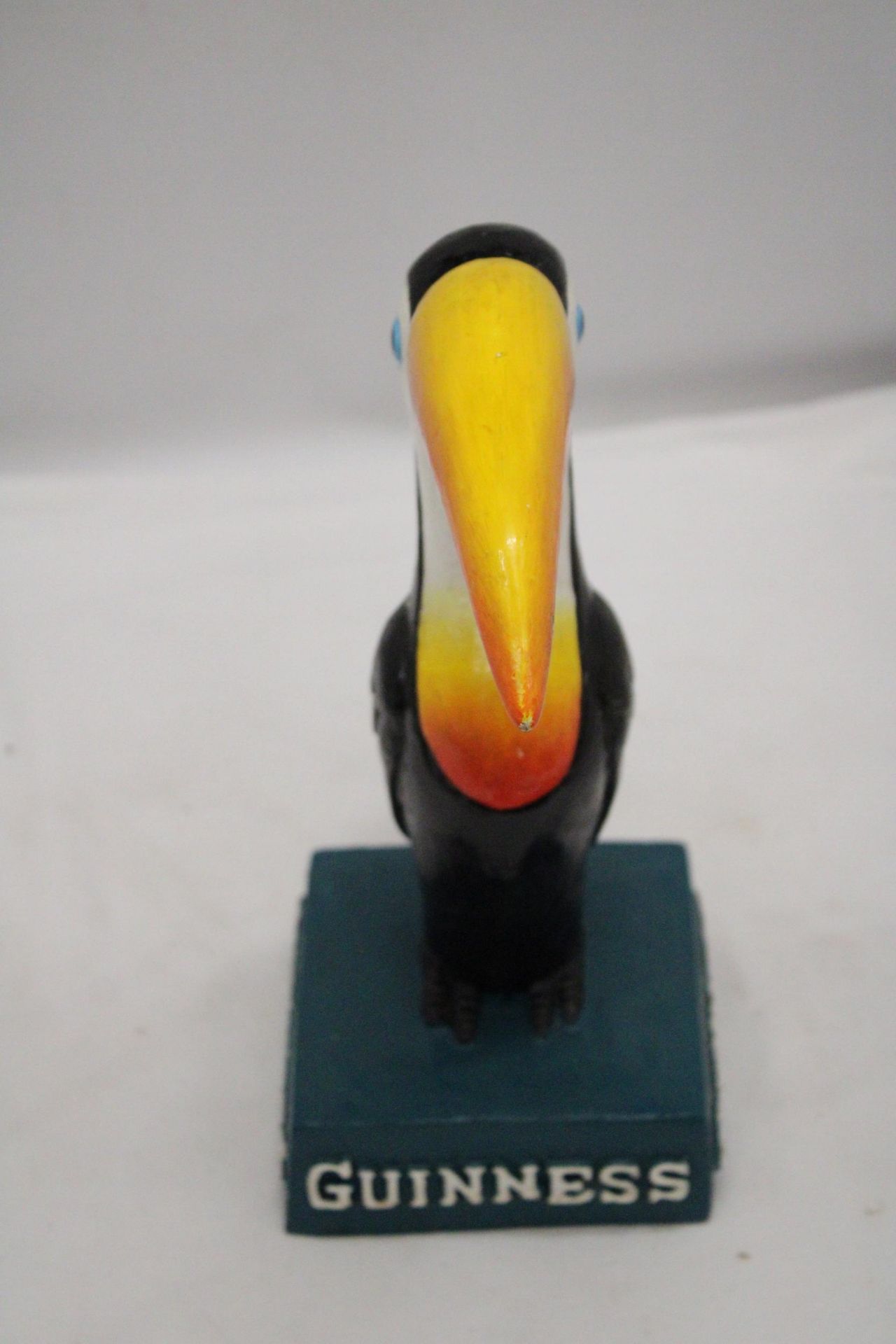 A LARGE RESIN 'GUINNESS' TOUCAN, HEIGHT 30CM - Image 2 of 6