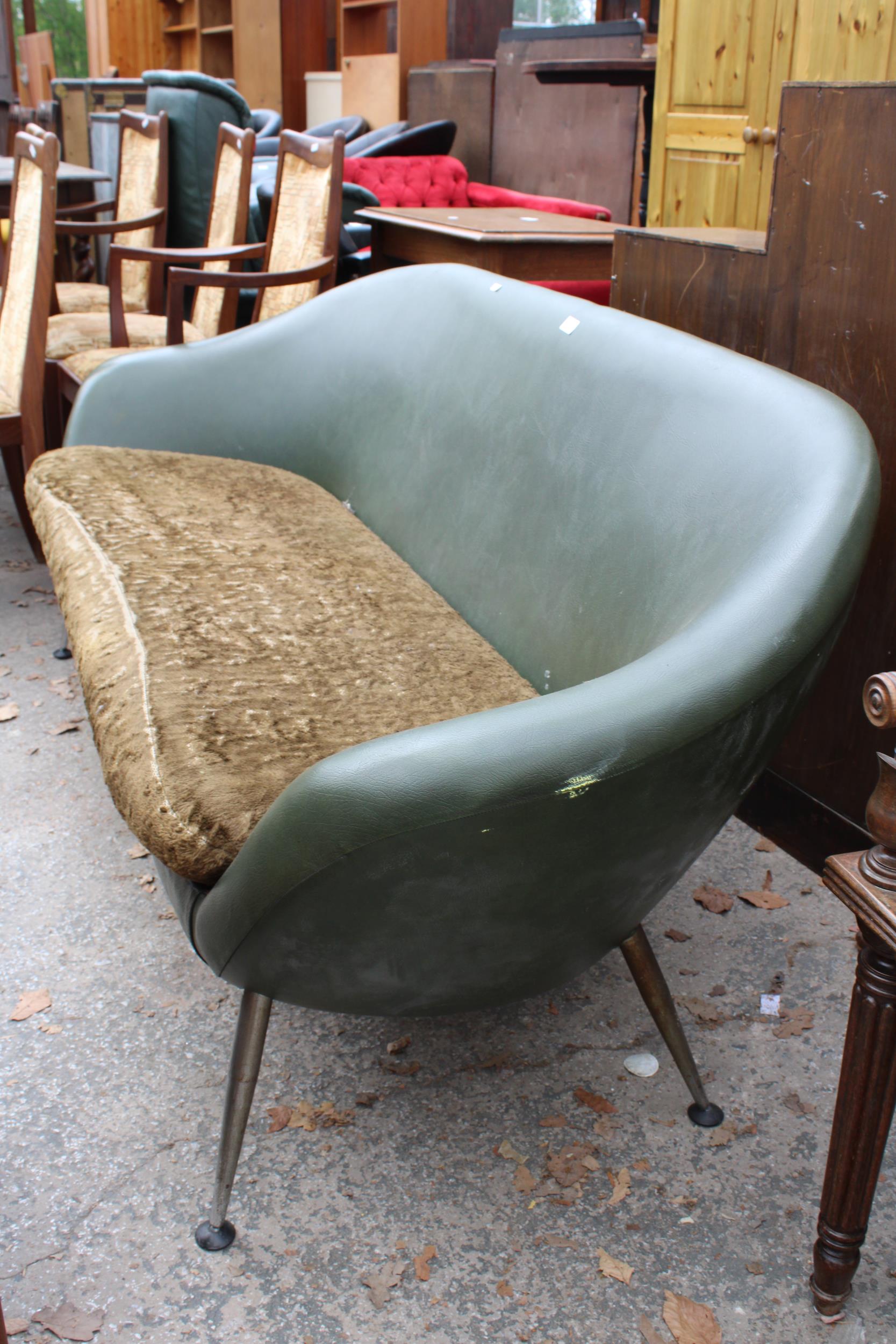 A MID 20TH CENTURY GREEN FAUX LEATHER ON KICK-OUT CHROME LEGS, POSSIBLY BY GIGI RADICE FOR MINOTTI - Image 2 of 3