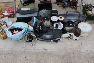 A LARGE ASSORTMENT OF ELECTRICALS TO INCLUDE RADIOS, FANS AND A MICROWAVE ETC