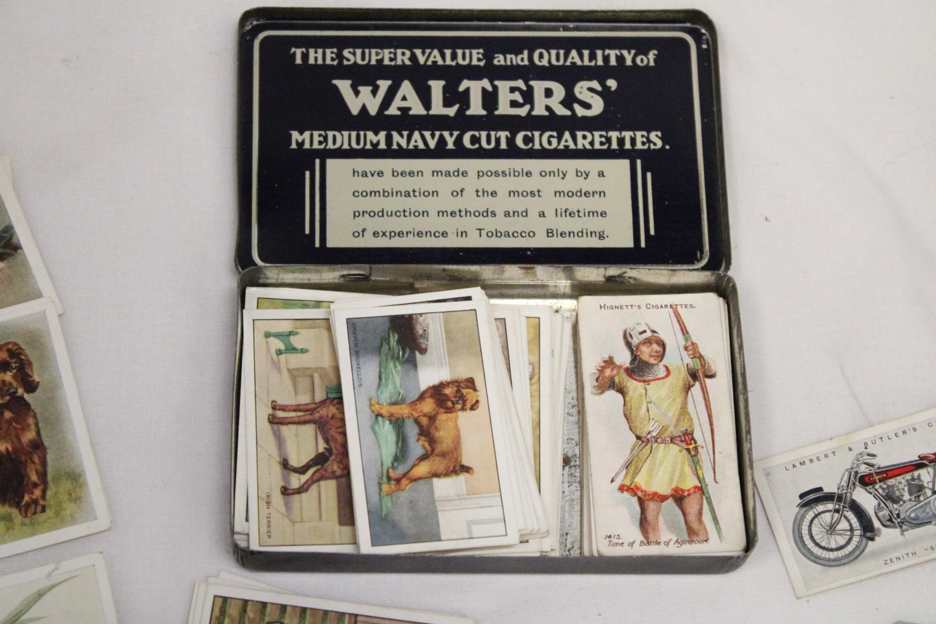 A VINTAGE CIGARETTE TIN CONTAINING CIGARETTE CARDS - Image 2 of 5