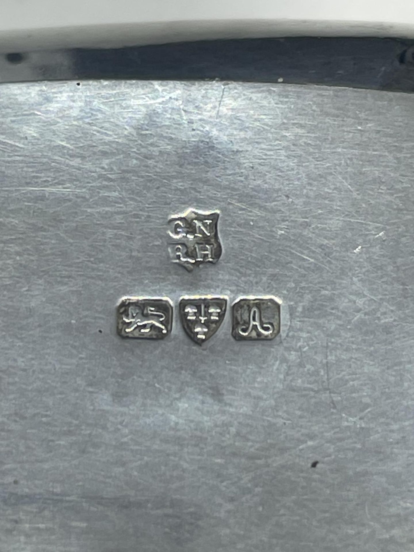 A HALLMARKED CHESTER SILVER SALT - Image 3 of 3