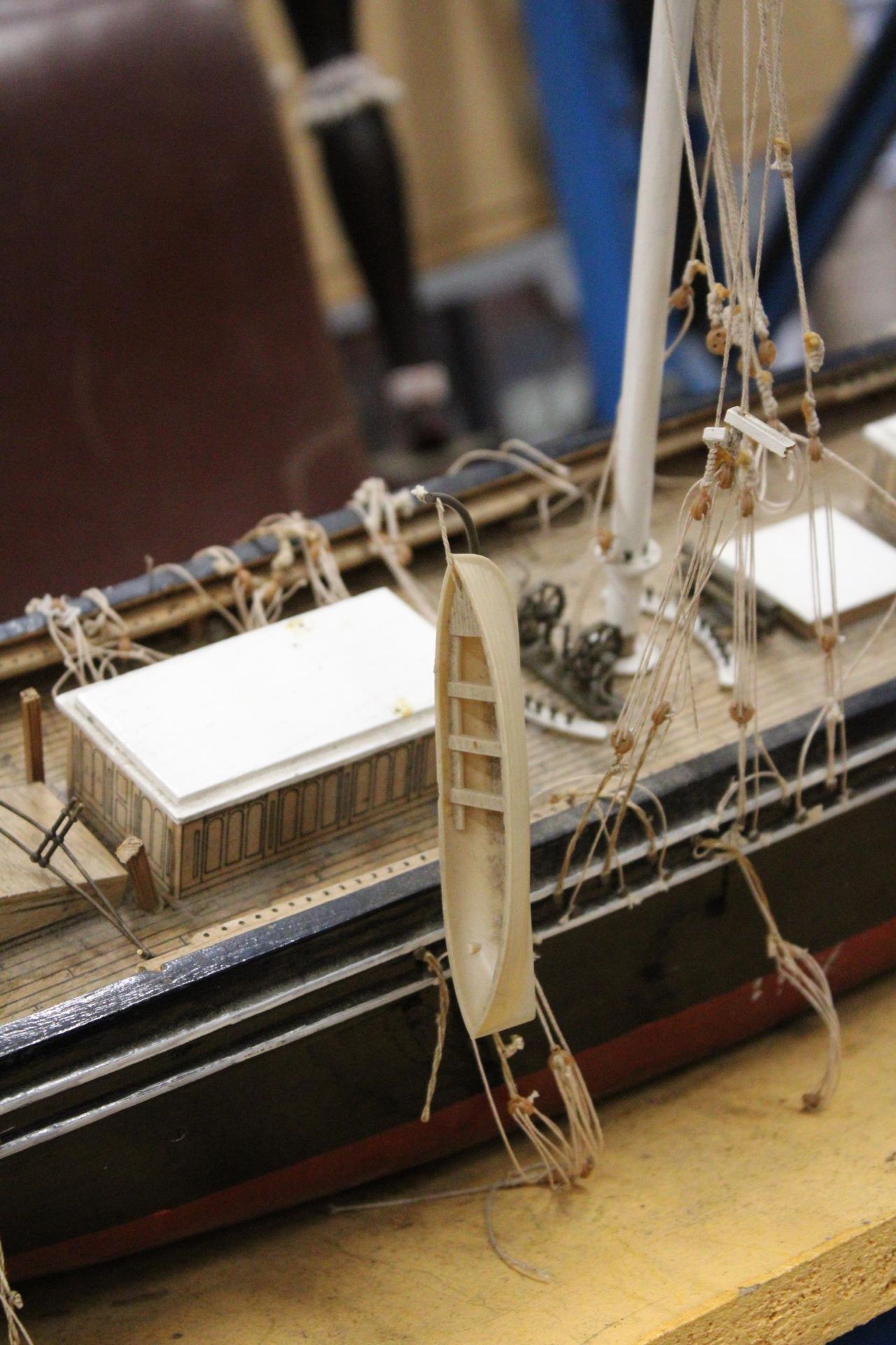 A LARGE WOODEN MODEL OF A SAILING SHIP WITH RIGGING, ETC., - LENGTH APPROX 1 METRE - Image 5 of 7