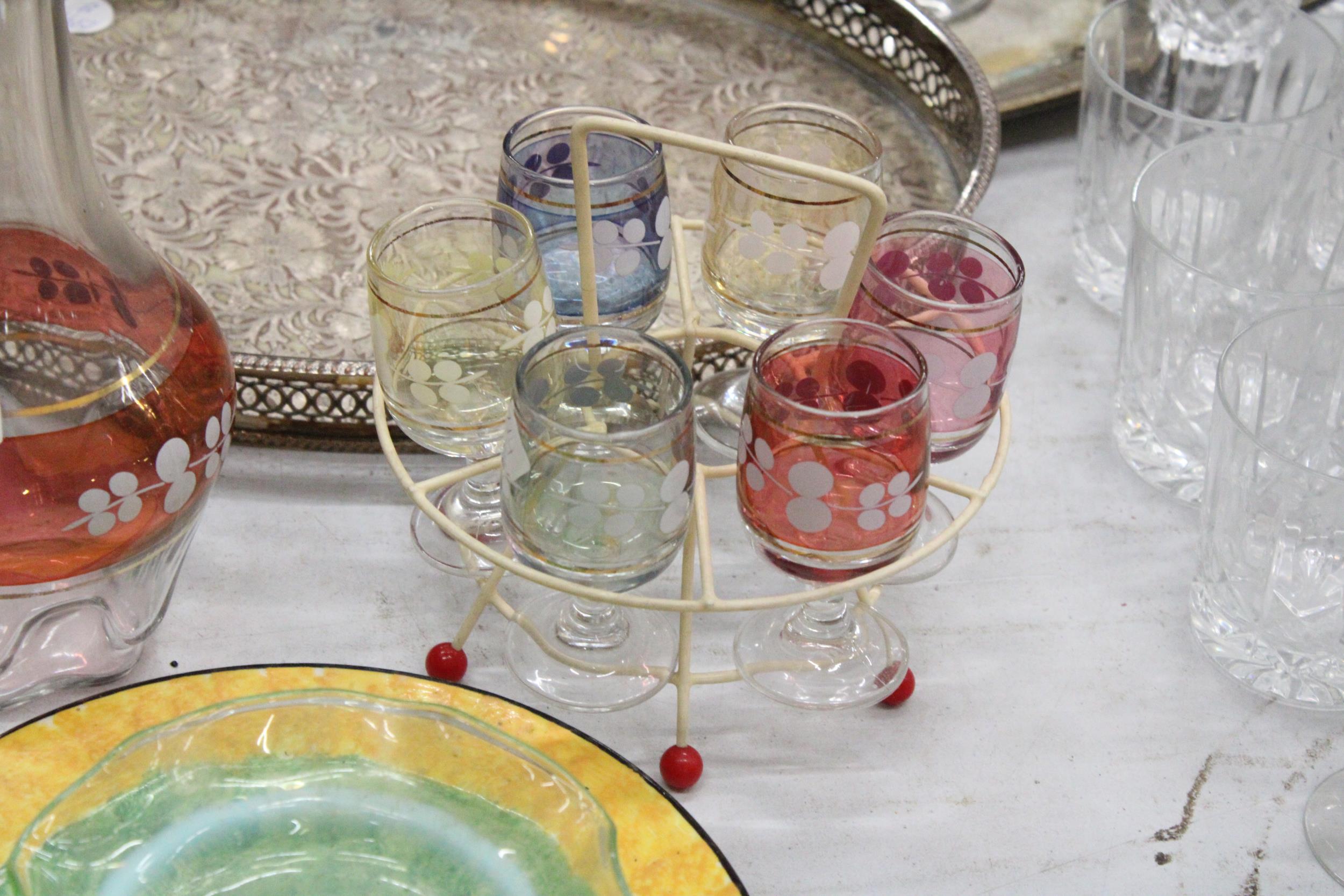 A MIXED LOT TO INCLUDE TWO SILVER PLATED TRAYS, A SET OF SIX COLOURED GLASSES ON A STAND, A PAIR - Image 3 of 6