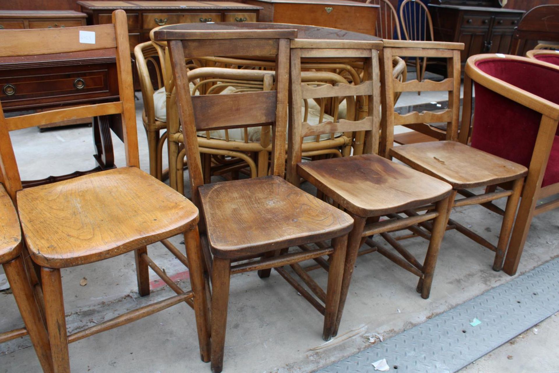 FOUR VARIOUS ELM AND BEECH CHAPEL CHAIRS AND TWO KITCHEN CHAIRS - Image 2 of 3