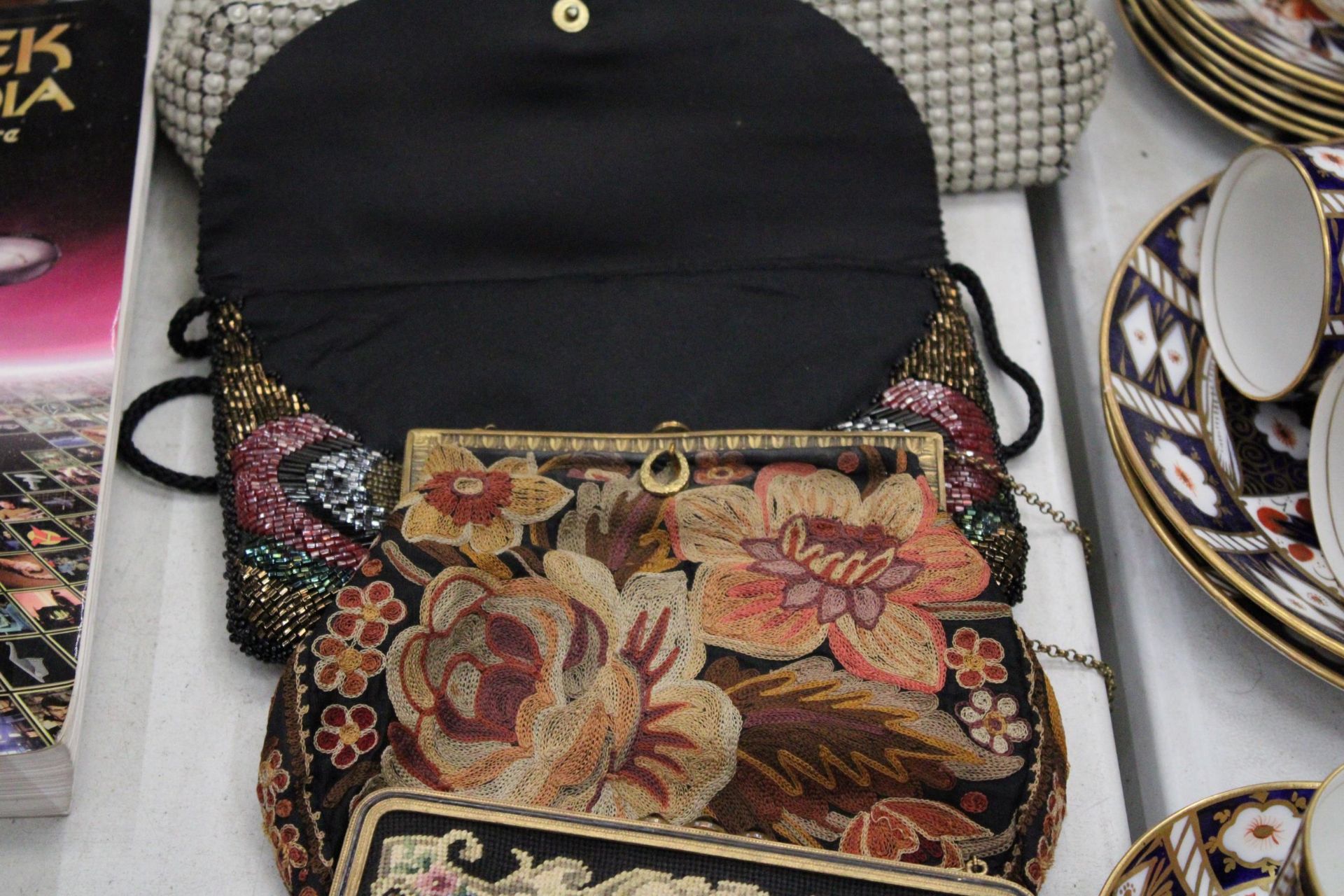 FIVE VINTAGE BAGS TO INCLUDE TAPESTRY AND EMBROIDERY - Image 3 of 6
