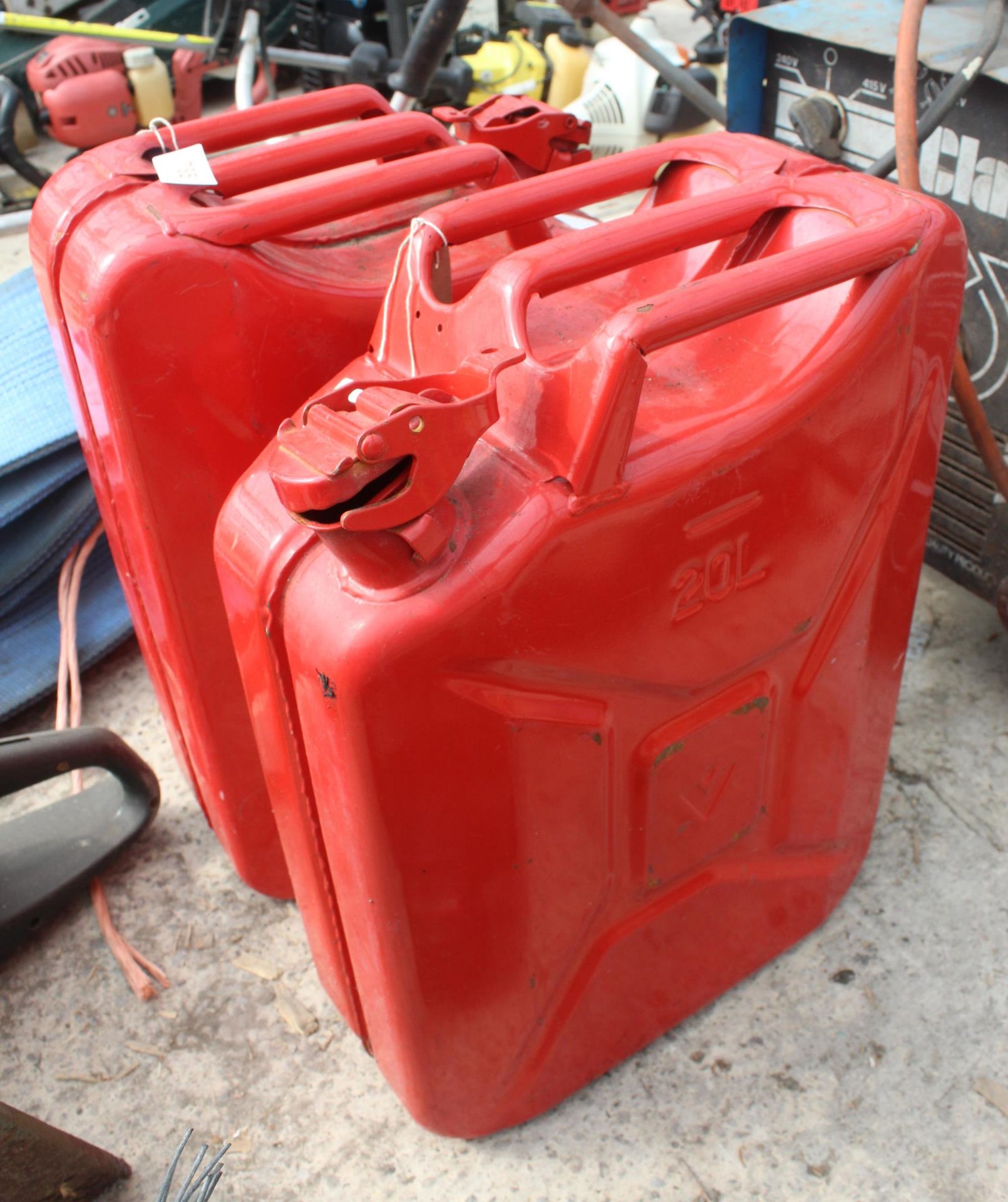 2 JERRY CANS 2O L NO VAT - Image 2 of 2
