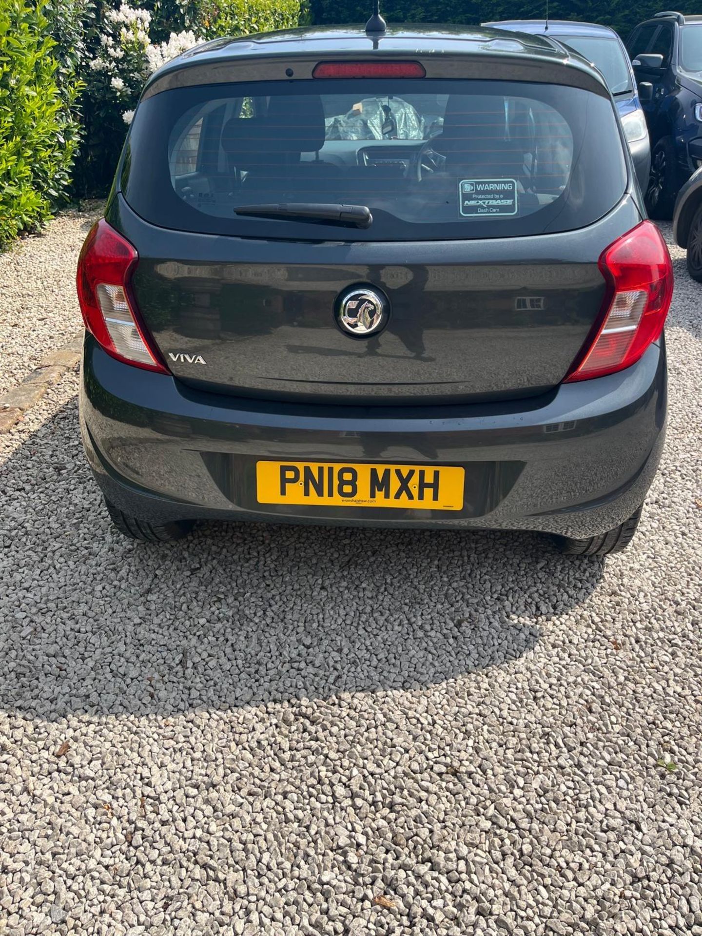 A 2018 VAUXHALL VIVA. 1 LITRE SE. REGISTRATION PN18 MXH, 5 DOOR. ONLY 10,600 MILES. 4 SERVICE STAMPS - Image 5 of 10