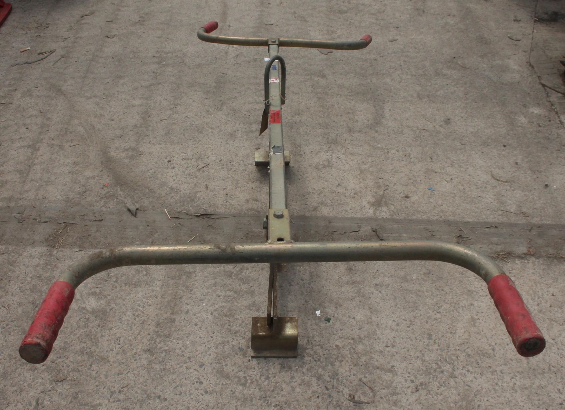 DOUBLE KERB LIFTER + VAT