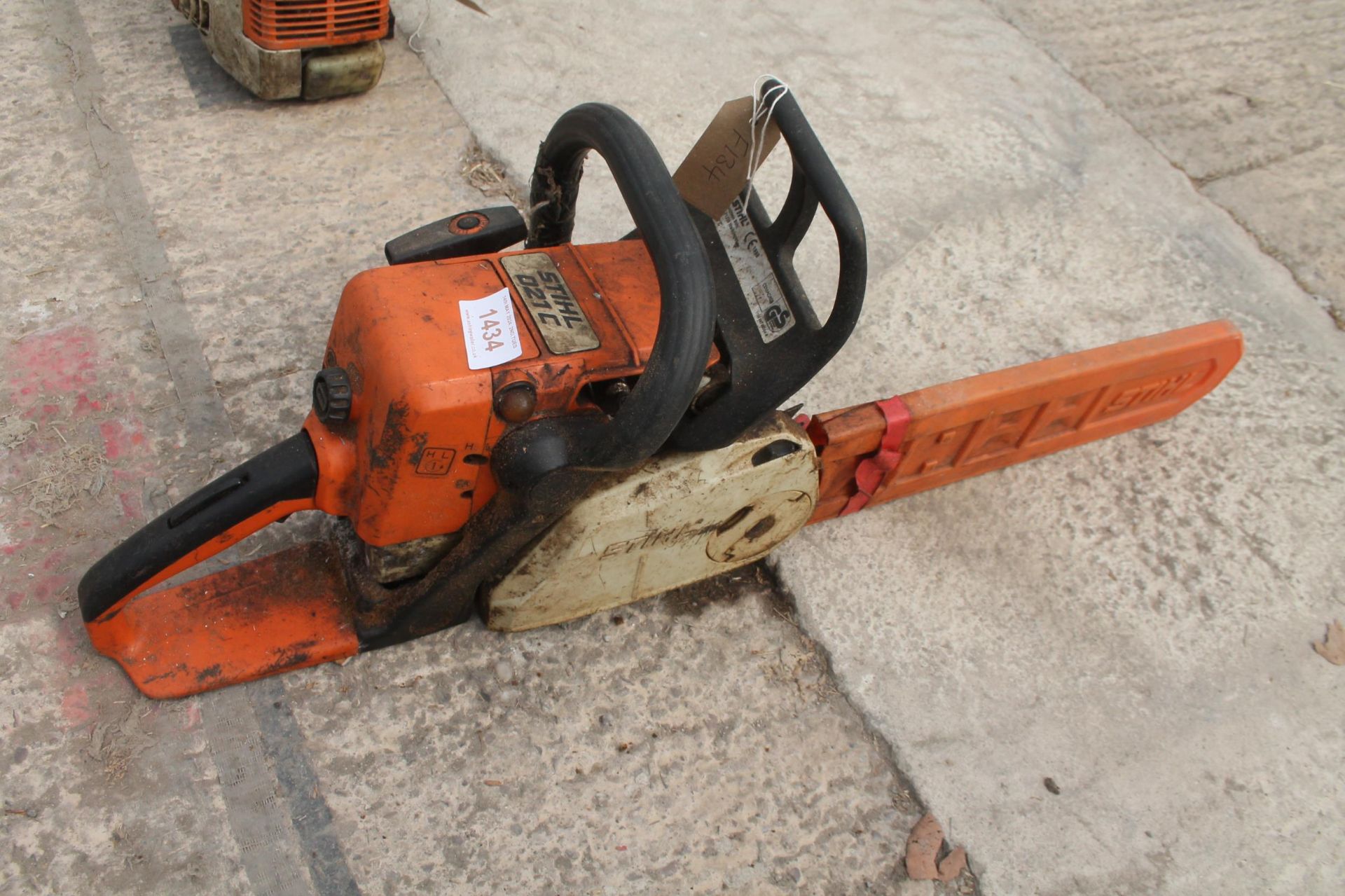 STIHL CHAINSAW IN WORKING ORDER NO VAT