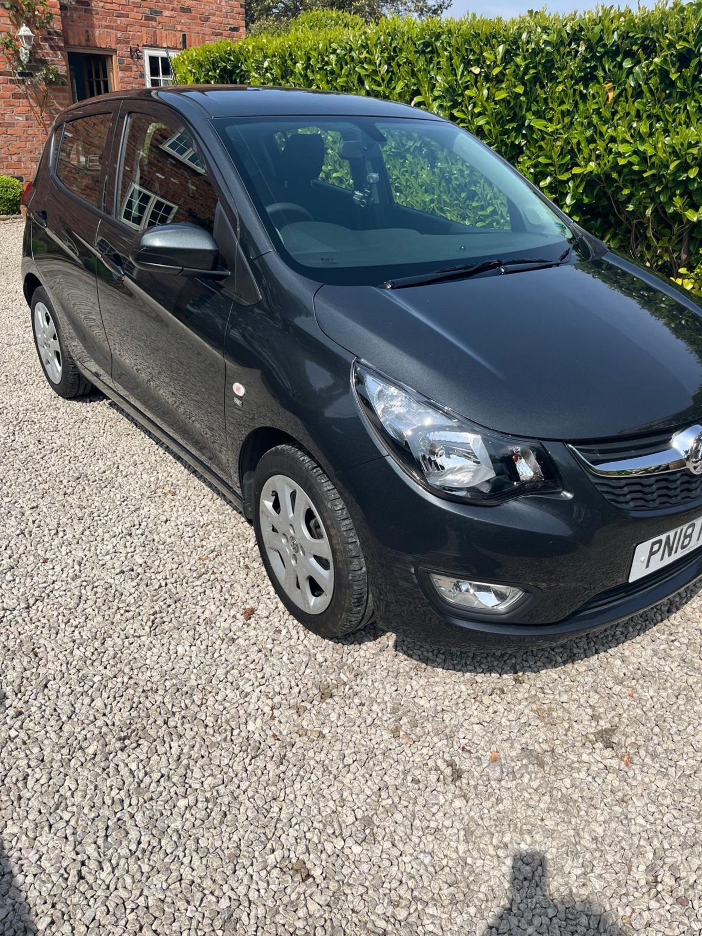 A 2018 VAUXHALL VIVA. 1 LITRE SE. REGISTRATION PN18 MXH, 5 DOOR. ONLY 10,600 MILES. 4 SERVICE STAMPS