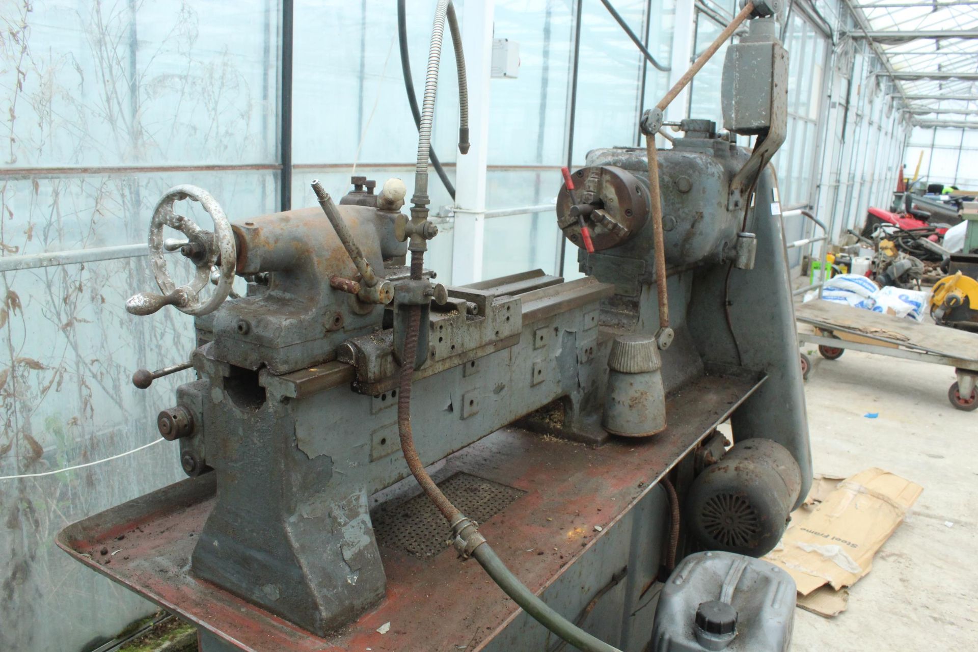 HARRISON 9" SWING LATHE IN WORKING ORDER NO VAT - Image 2 of 5