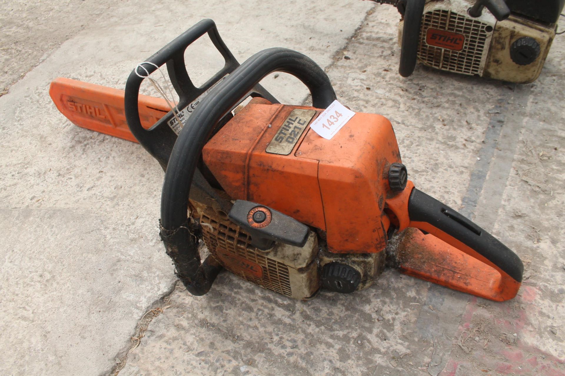 STIHL CHAINSAW IN WORKING ORDER NO VAT - Image 2 of 2