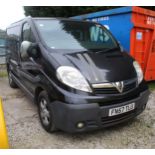 A BLACK 2007 VAUXHALL VIVARO VAN, WITH MANUAL TRANSMITION DIESEL ENGINE AND 171500 APPROXIMATE MILES