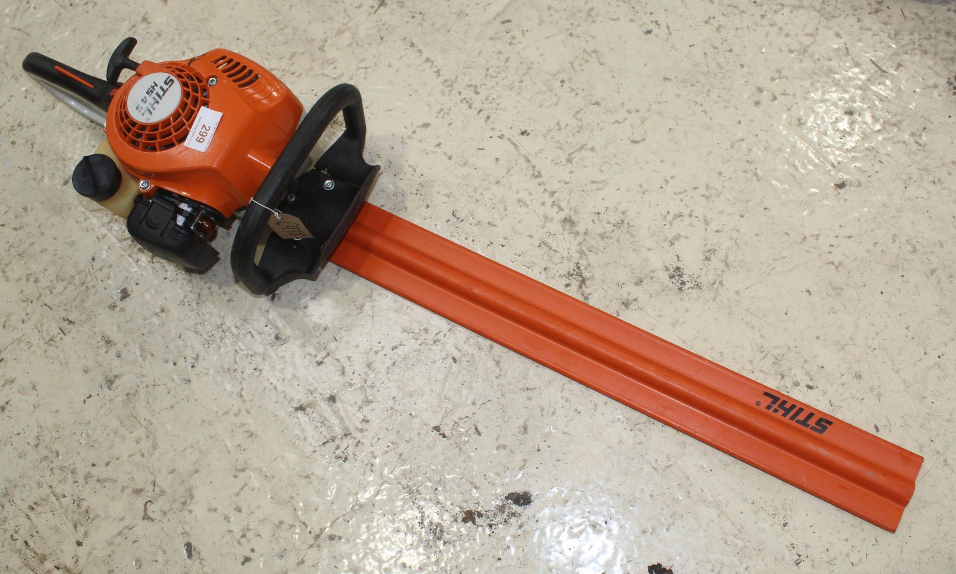 STIHL HS 45 HEDGE CUTTER IN GOOD WORKING ORDER NO VAT - Image 2 of 2