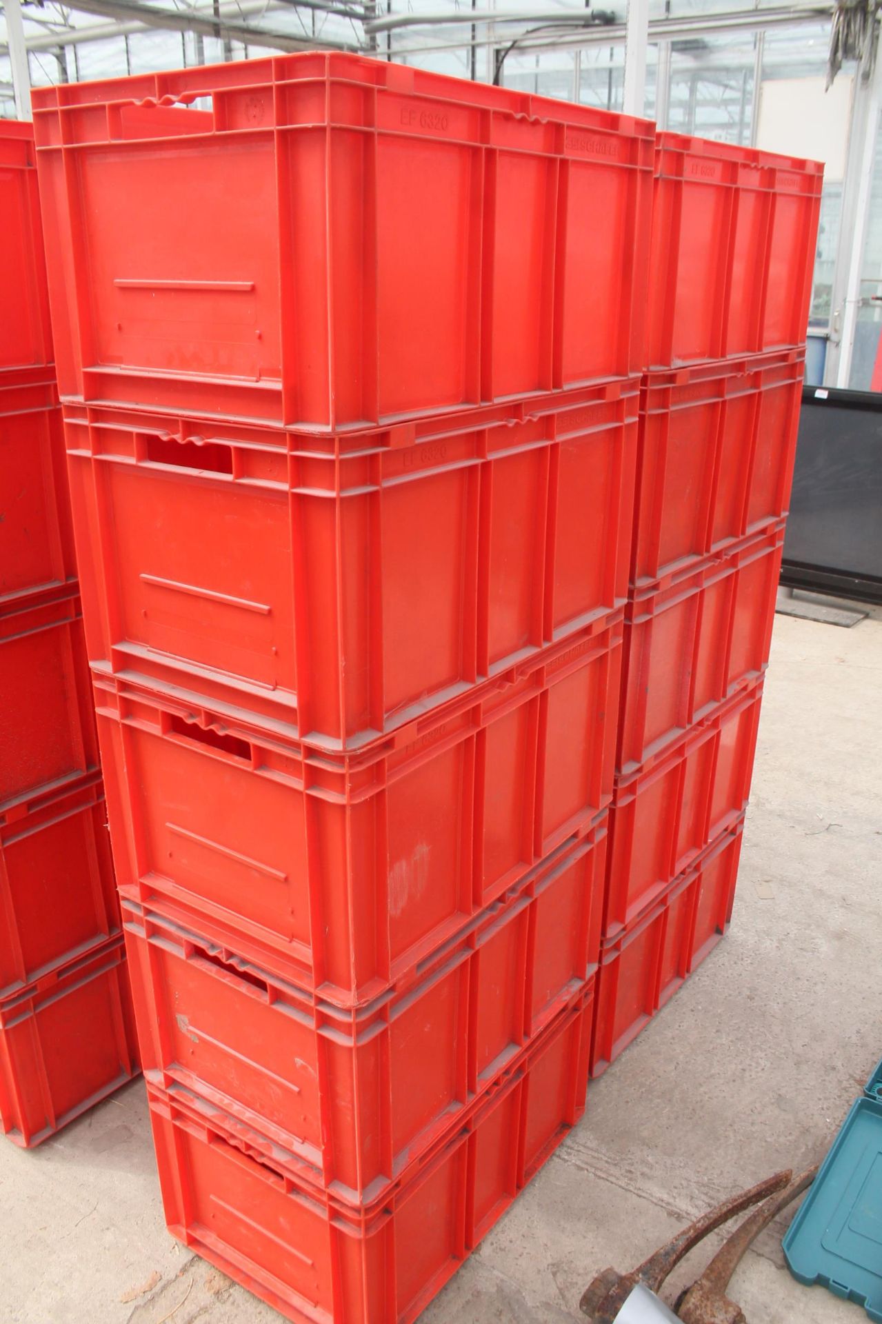 1O STACKABLE LIN BINS + VAT - Bild 2 aus 2