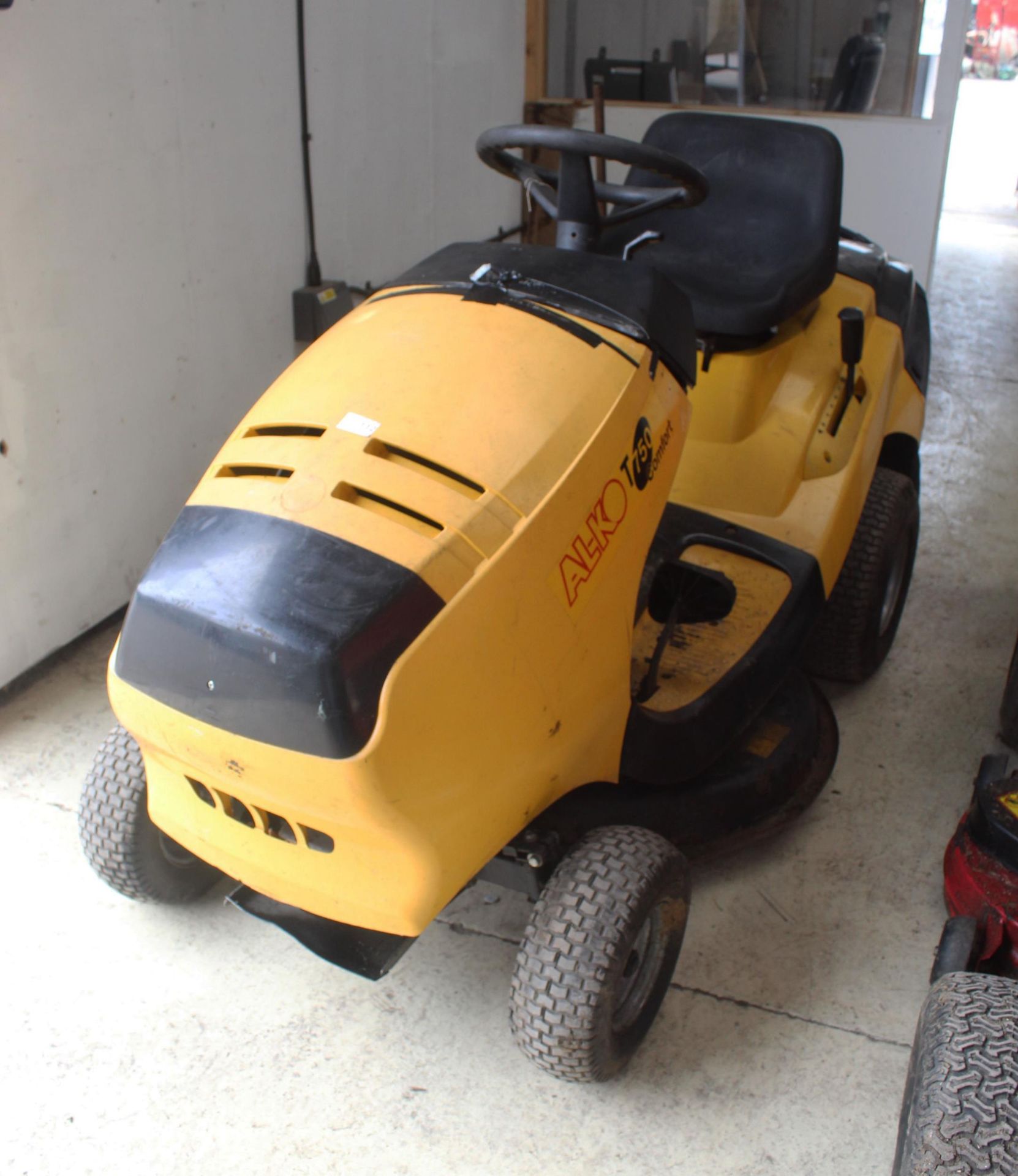 AL-KOT 750 COMFORT YELLOW RIDE ON MOWER IN GOOD WORKING ORDER NO VAT